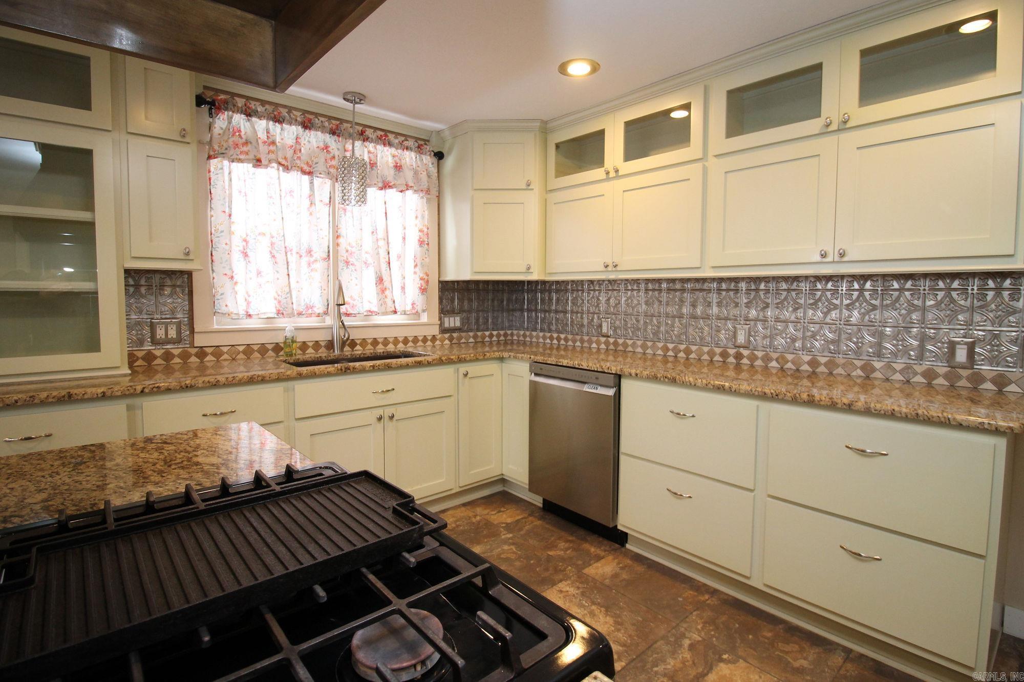 1811  Countryside Lane  Paragould, AR