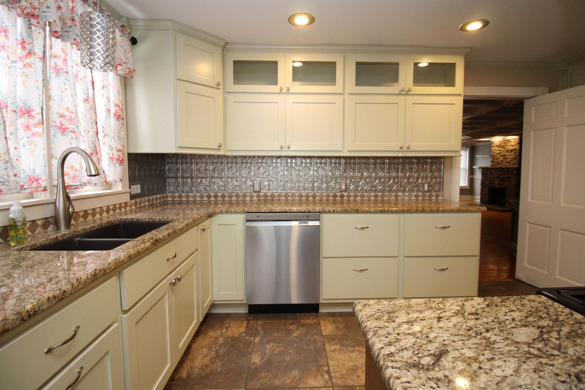 1811  Countryside Lane  Paragould, AR