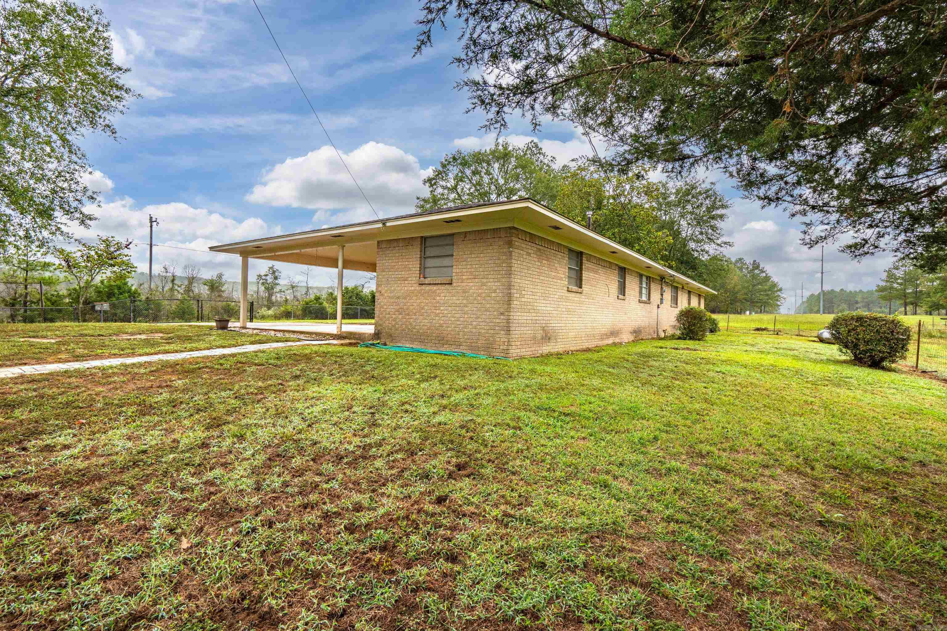 1470A  Calvin Rd  Amity, AR