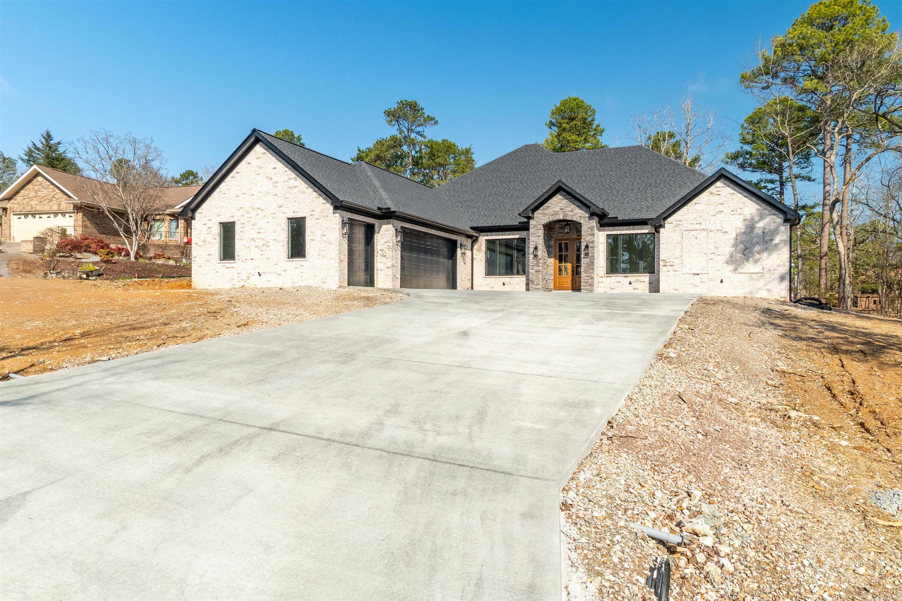 5 Brilliante Circle Hot Springs Village, AR 71909