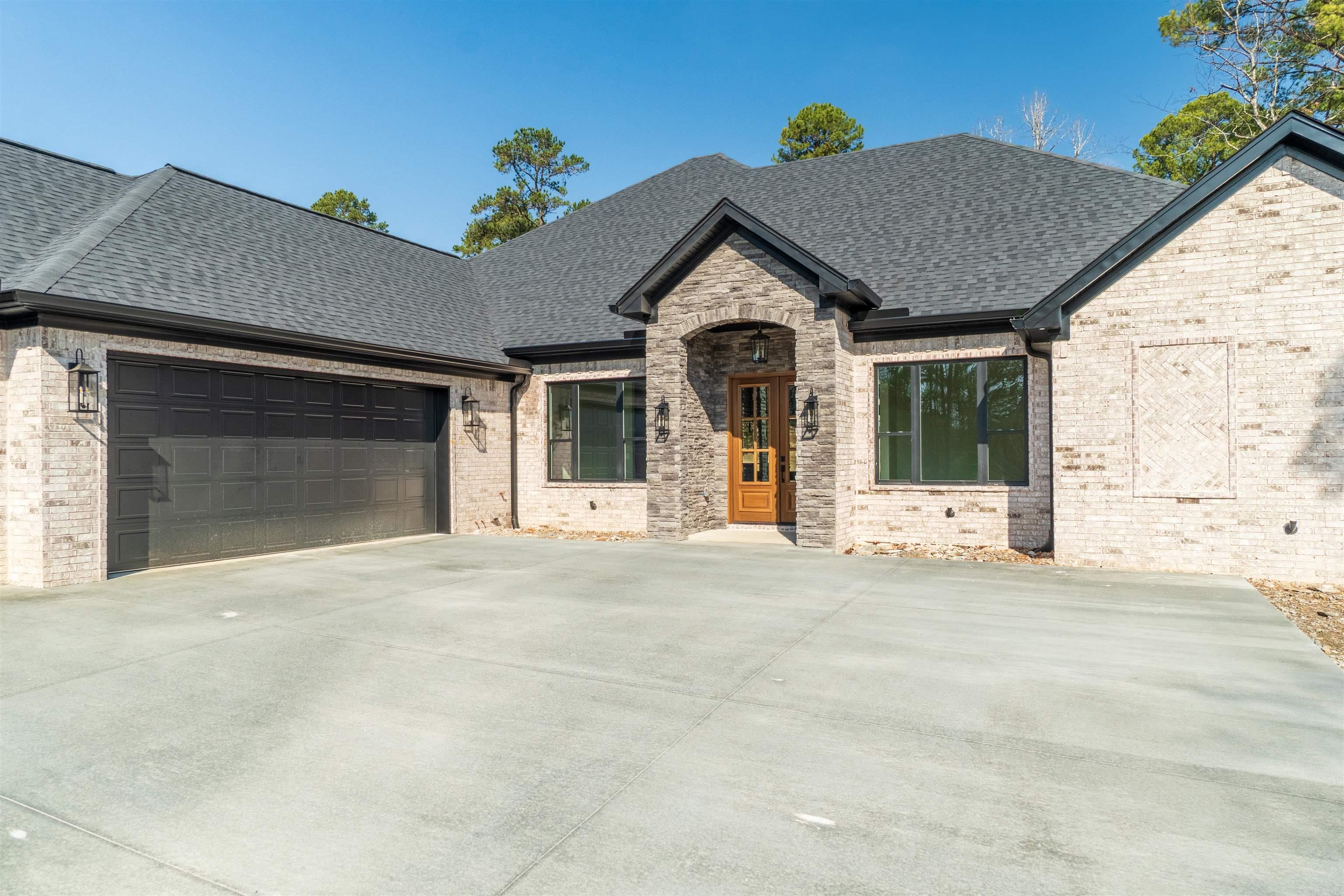 5 Brilliante Circle Hot Springs Village, AR 71909
