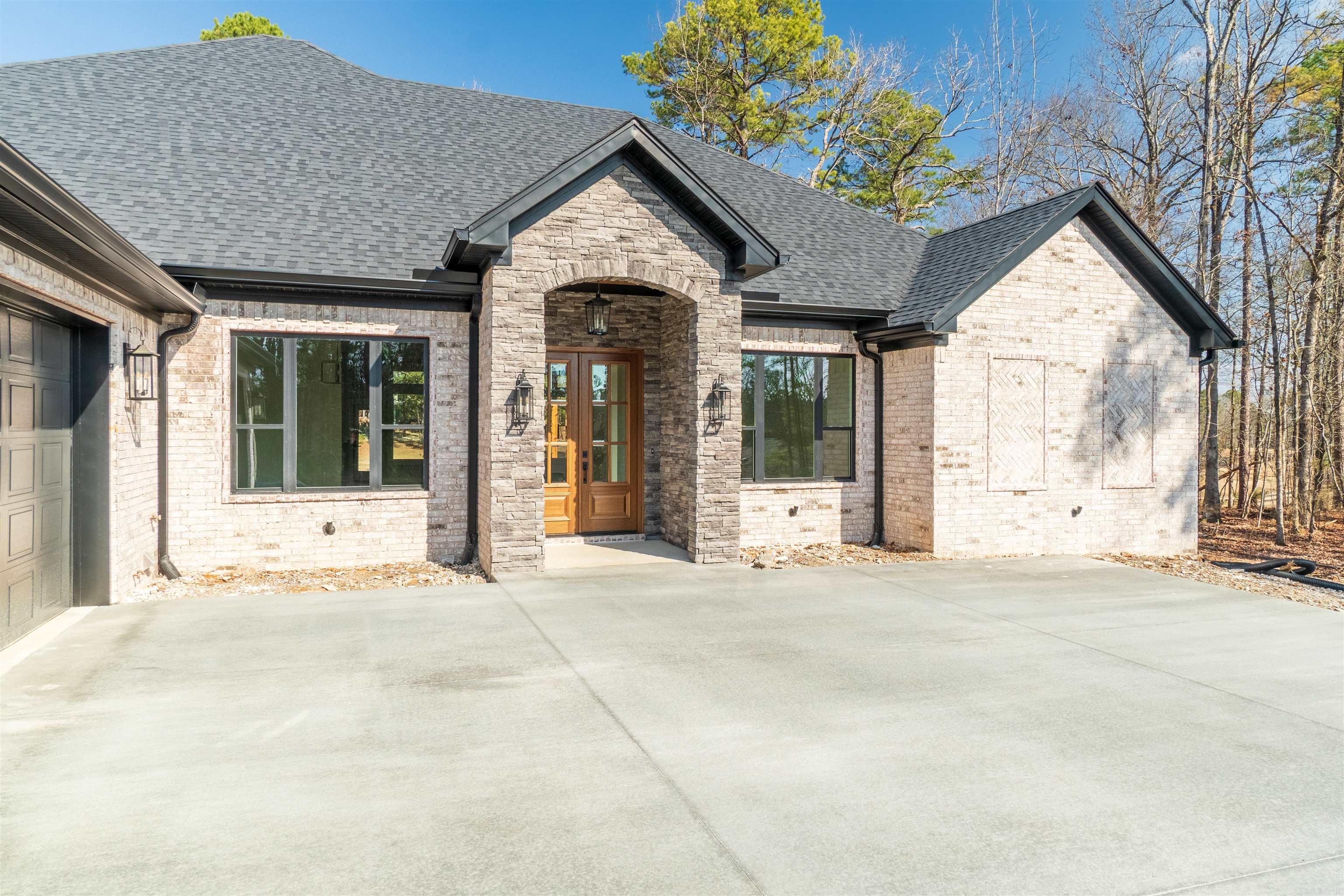 5 Brilliante Circle Hot Springs Village, AR 71909