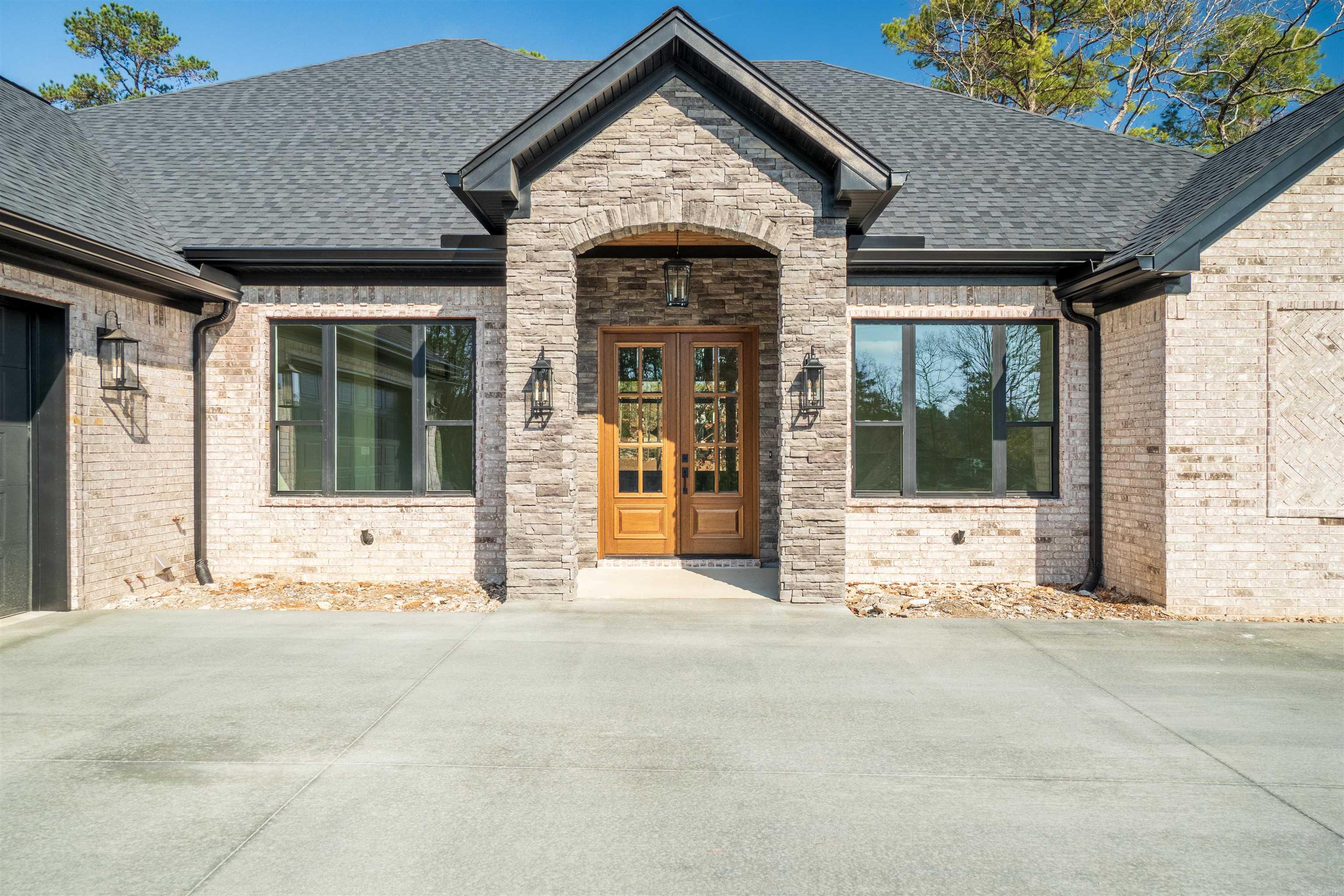 5 Brilliante Circle Hot Springs Village, AR 71909