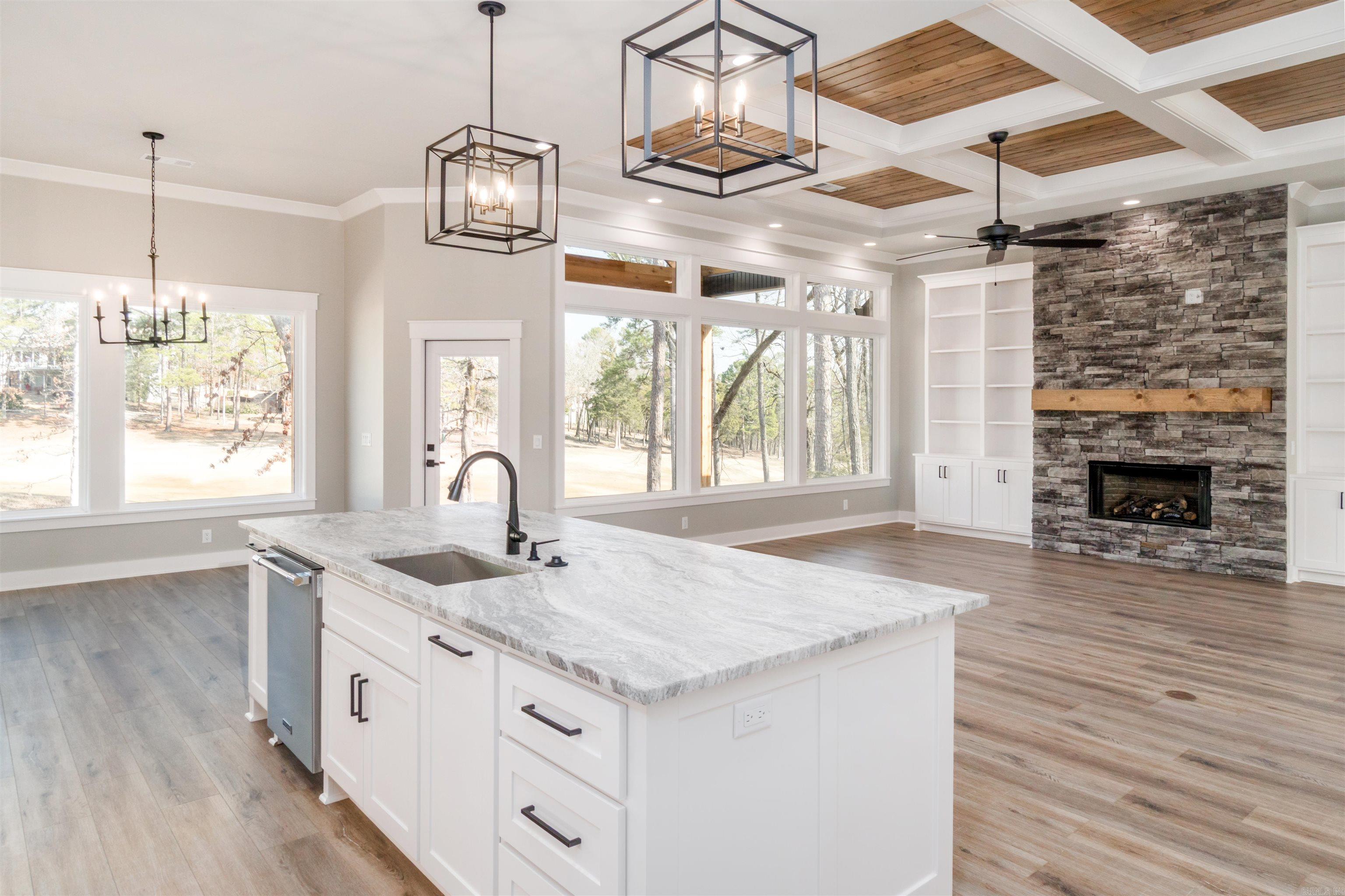 5 Brilliante Circle Hot Springs Village, AR 71909