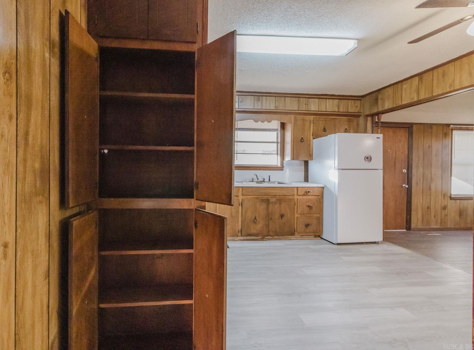 810  Burton  Benton, AR