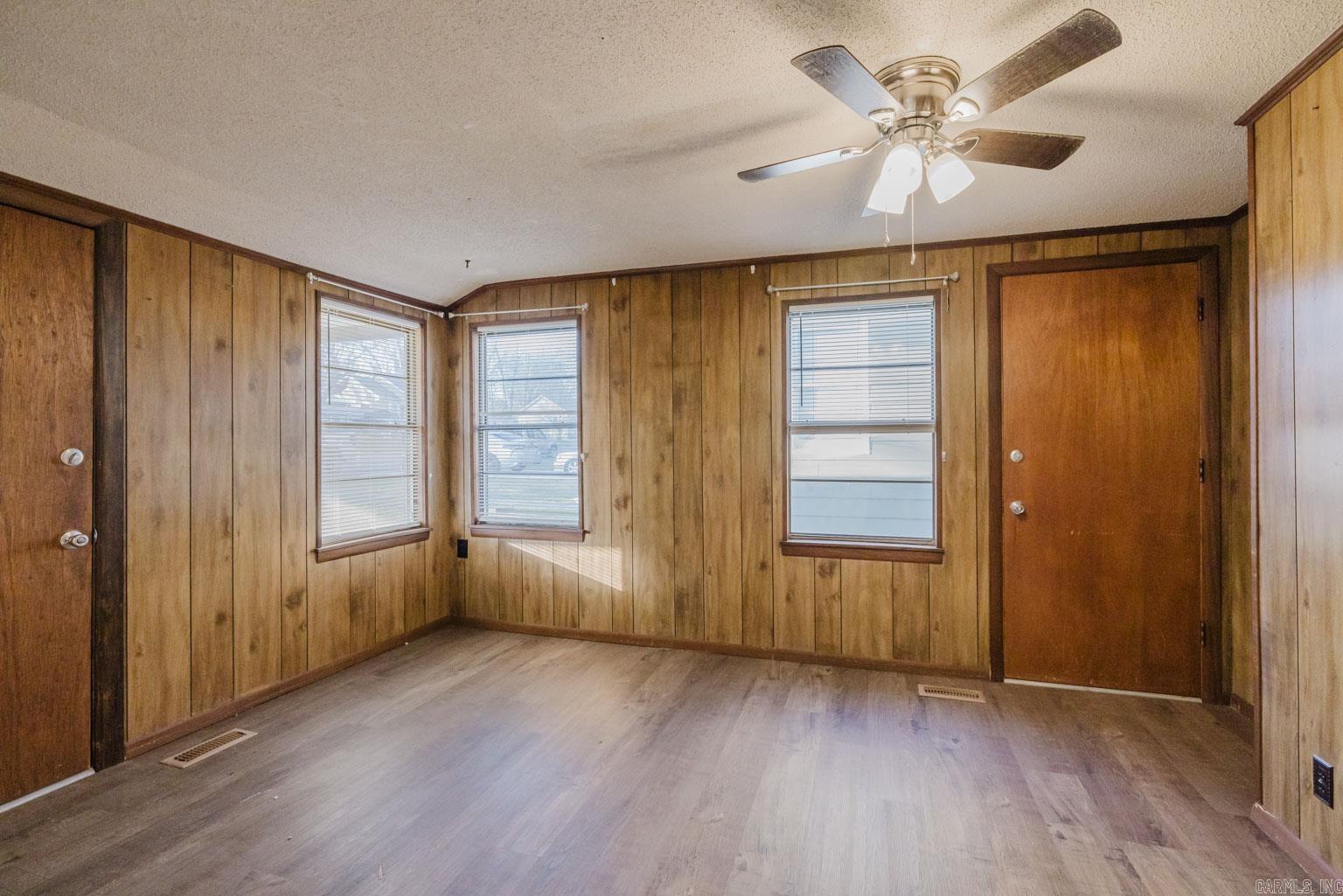 810  Burton  Benton, AR
