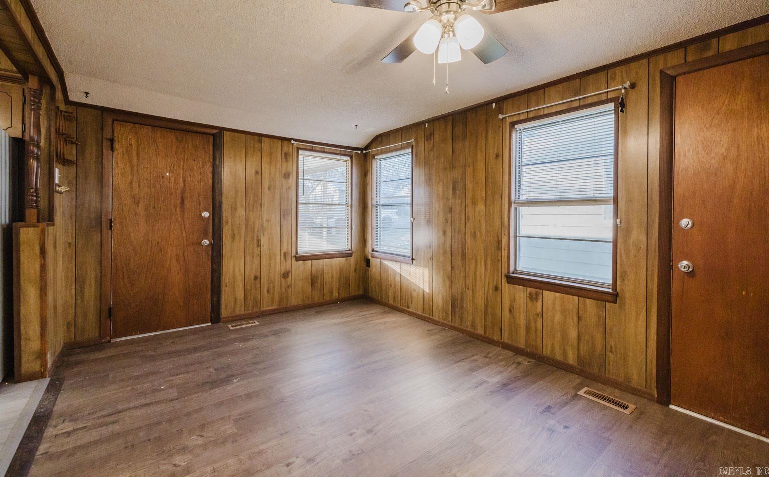 810  Burton  Benton, AR