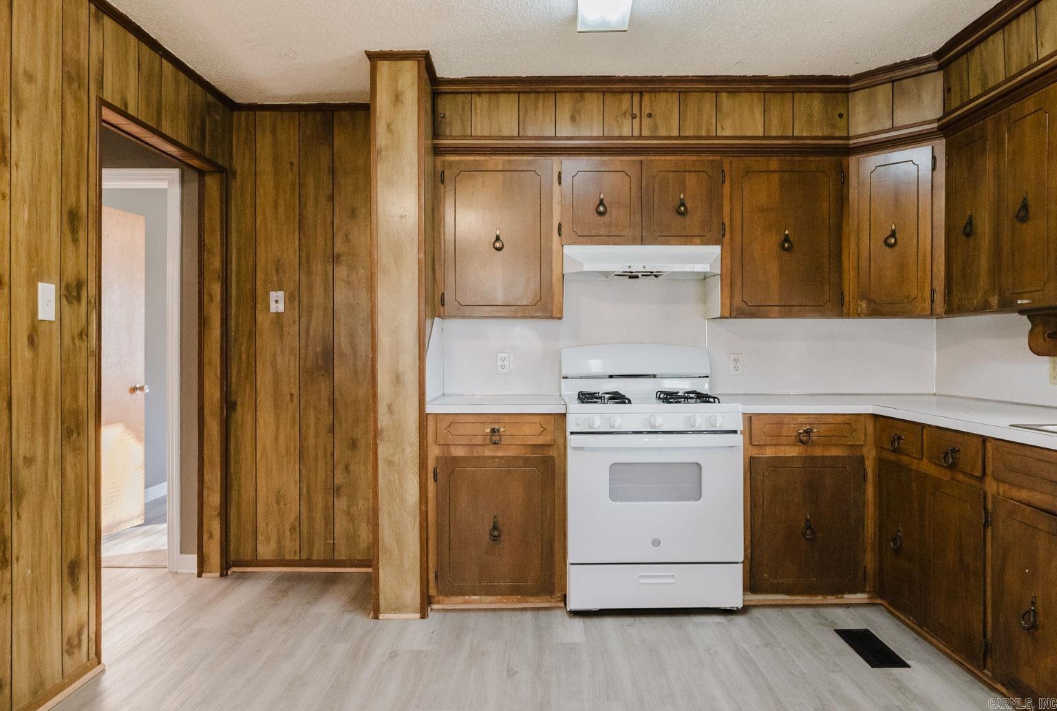 810  Burton  Benton, AR