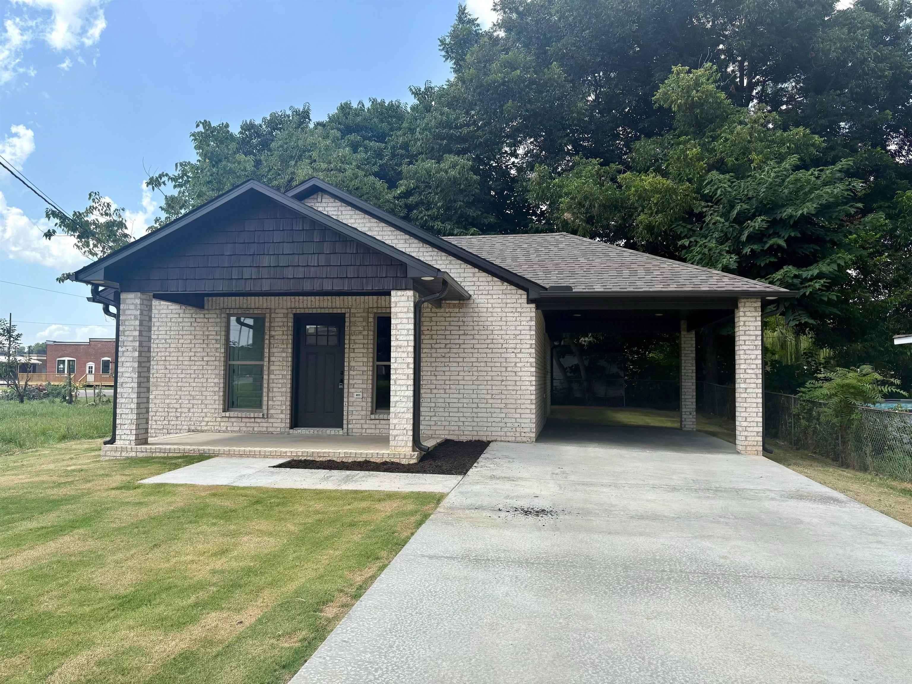 307 E Emerson Street Paragould, AR 72450
