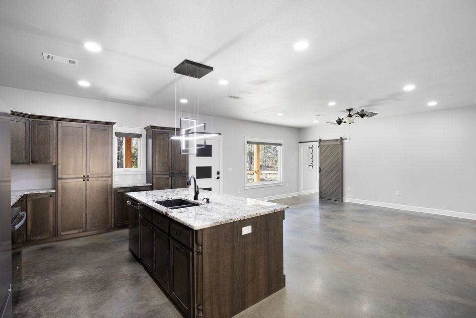 70 Lake Ridge Dr Russellville, AR 72802