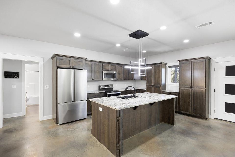 70 Lake Ridge Dr Russellville, AR 72802