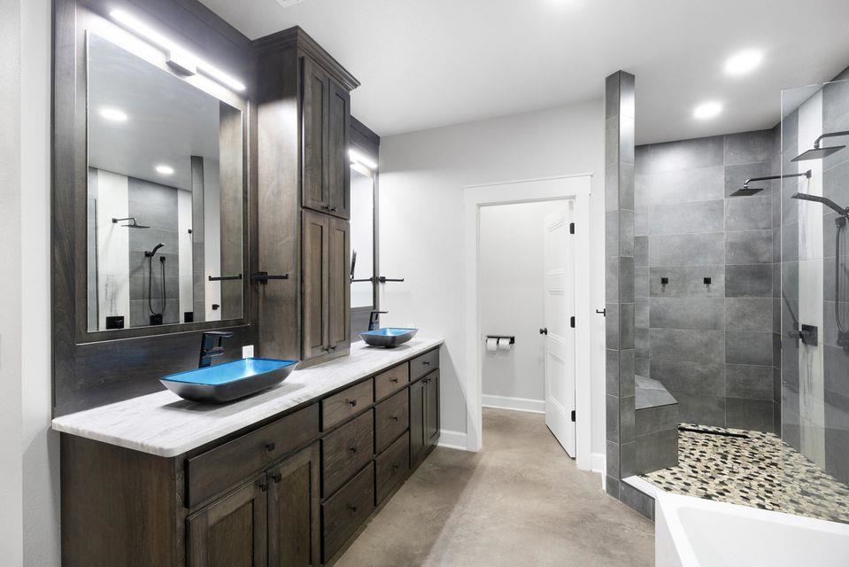 70 Lake Ridge Dr Russellville, AR 72802