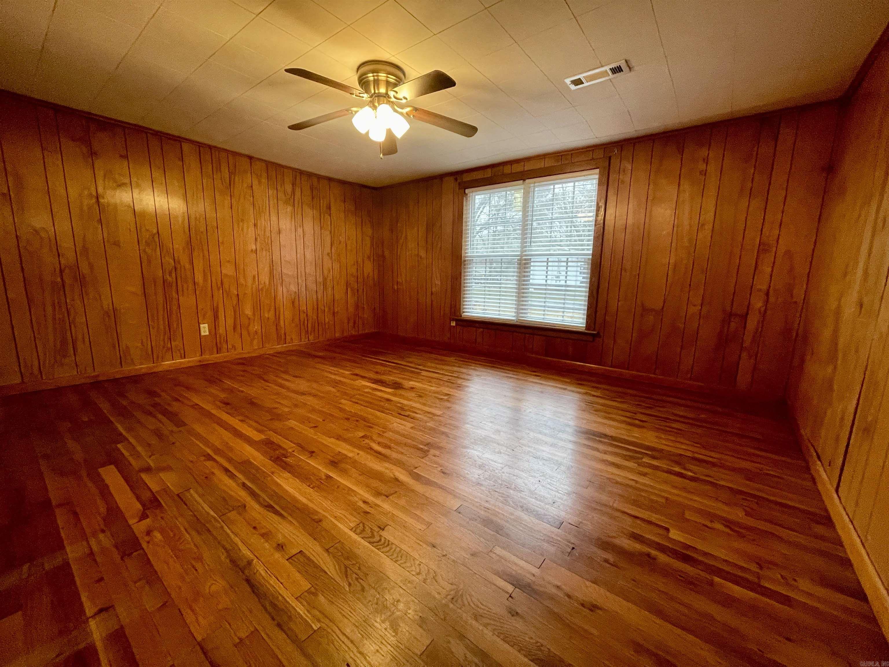 611 S Johnson  Perry, AR
