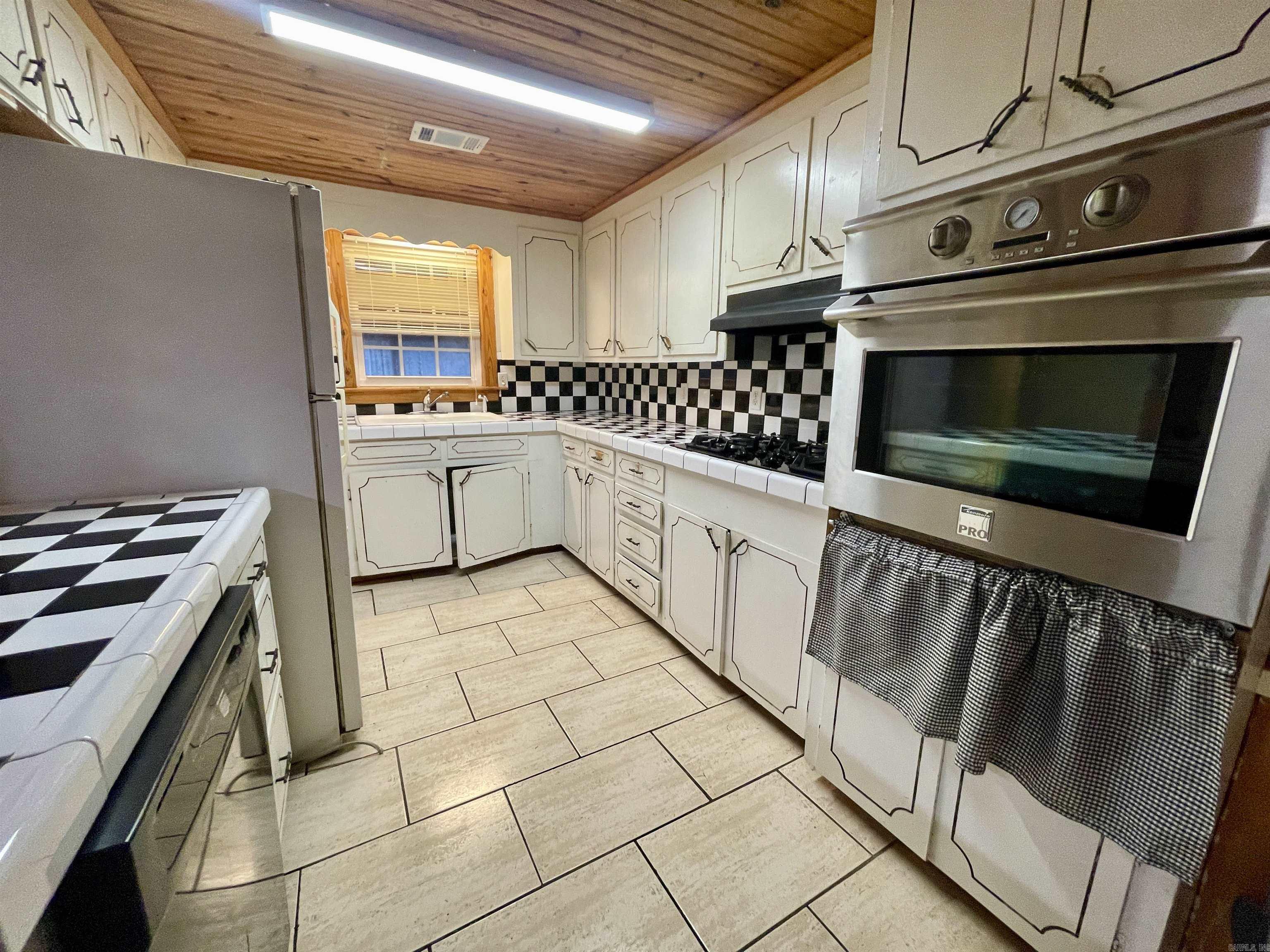 611 S Johnson  Perry, AR
