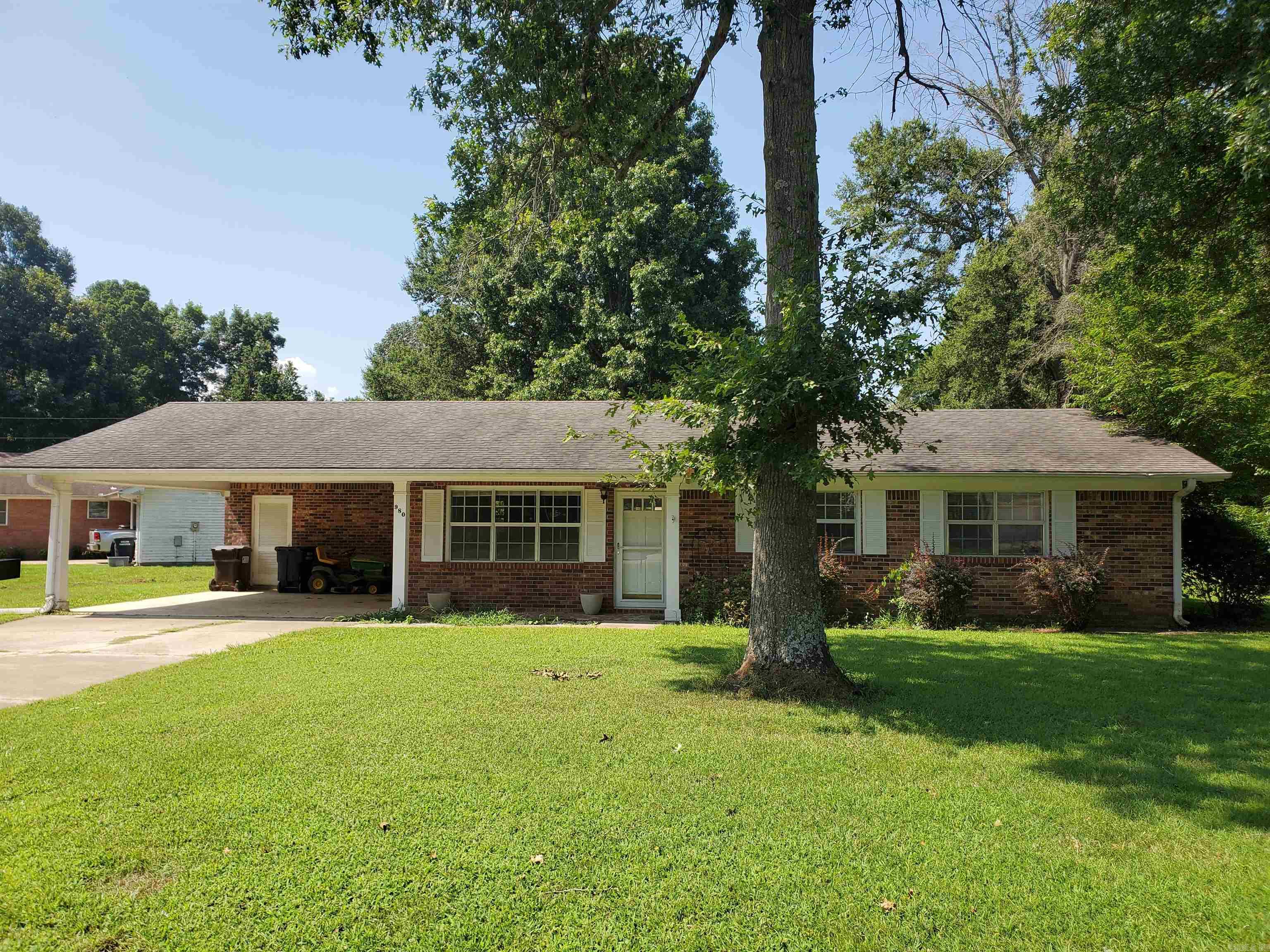 980 Homecrest Drive