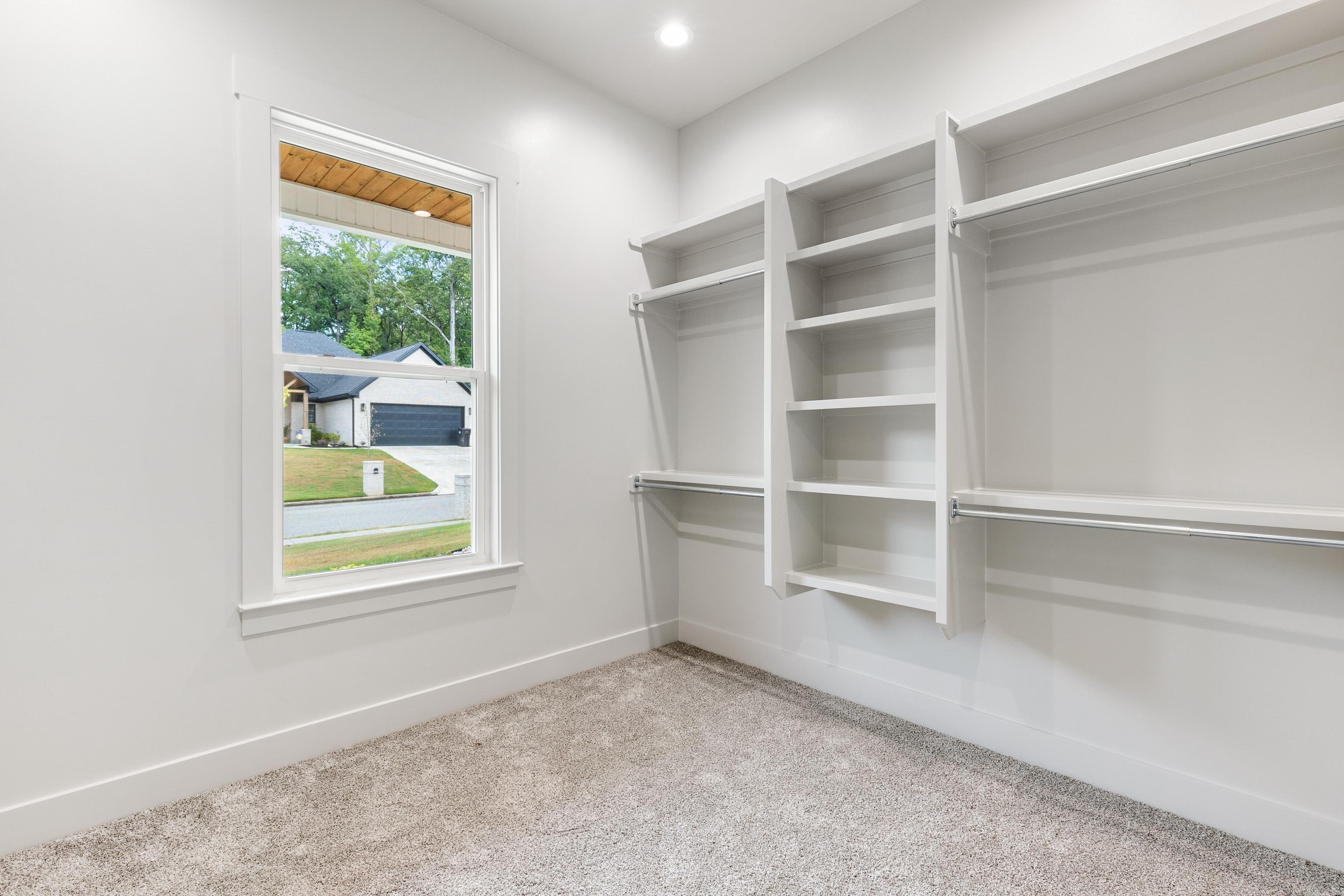 8004 N shoreline  Benton, AR
