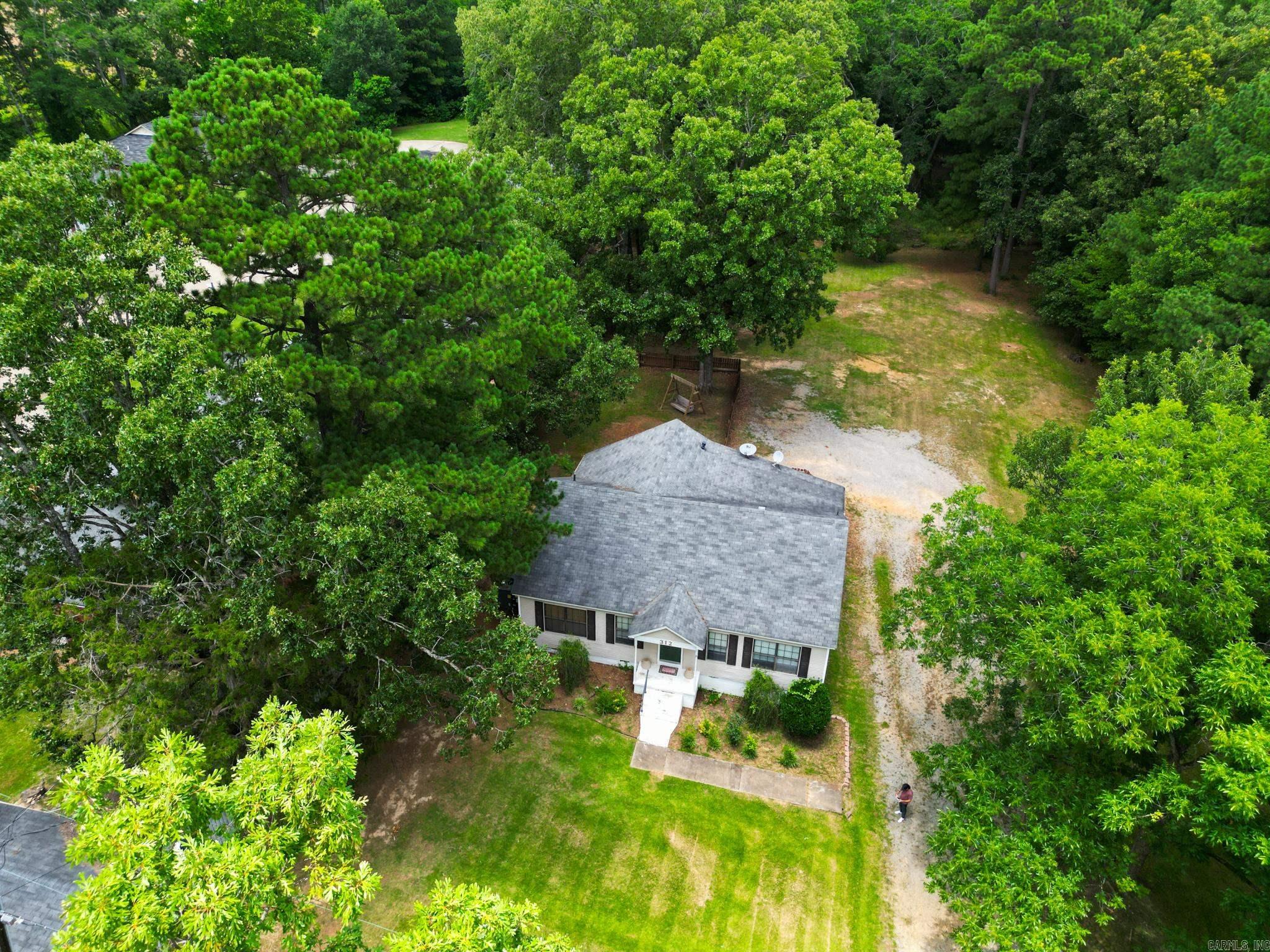 312 W College  Monticello, AR