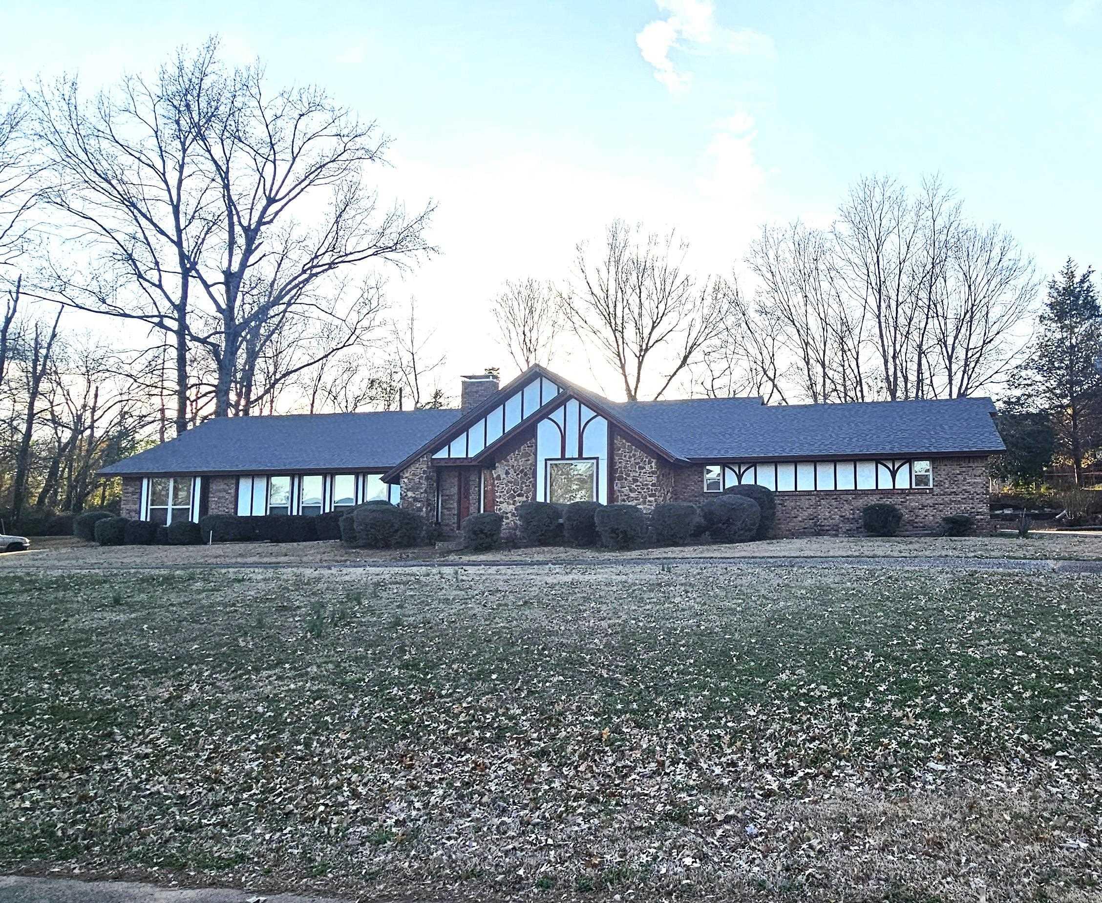1105 N 15th  Nashville, AR