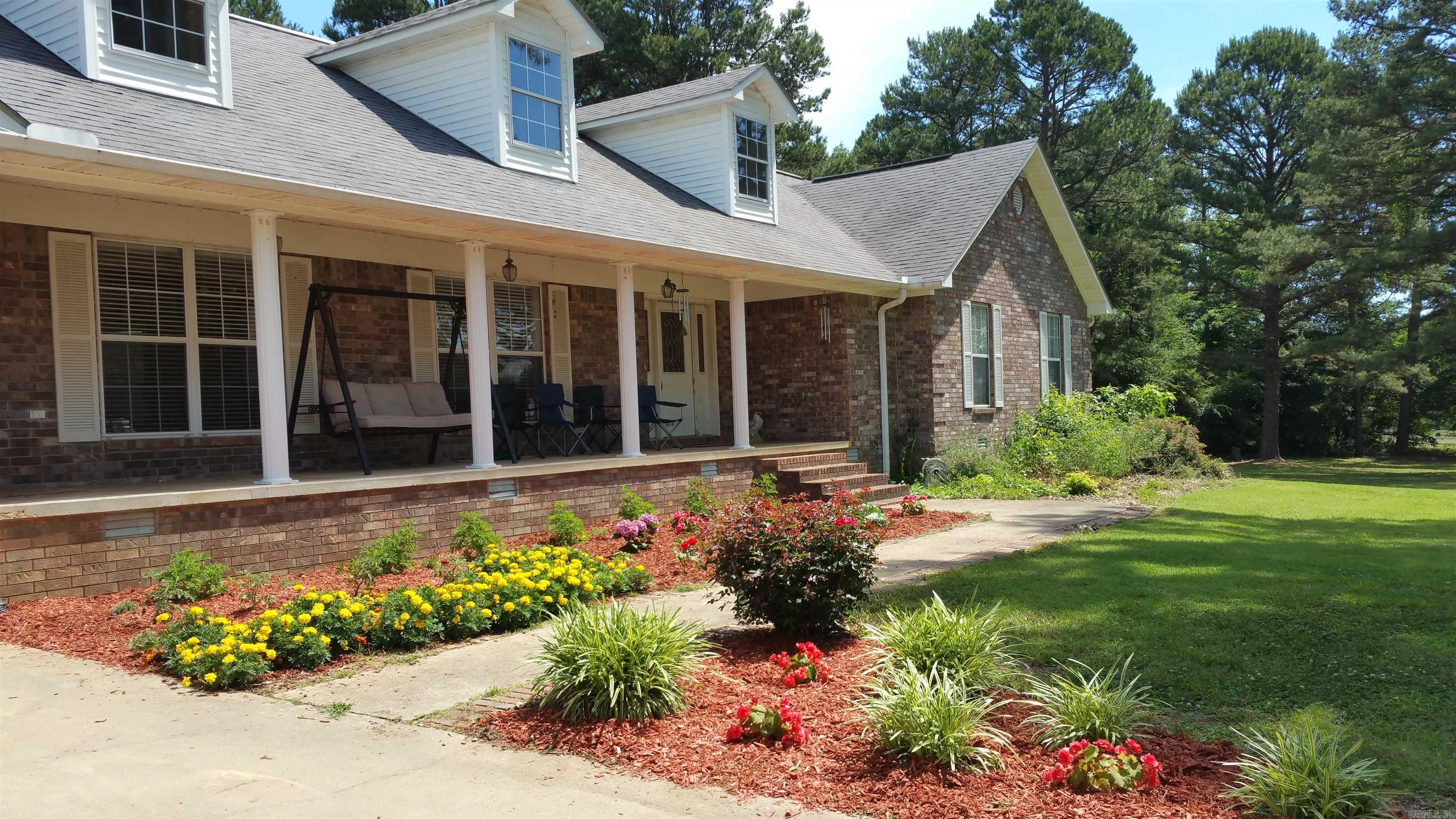 000 and 159 Arrowhead Drive Morrilton, AR 72110