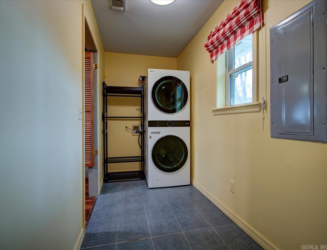 2212  Missouri  Mena, AR