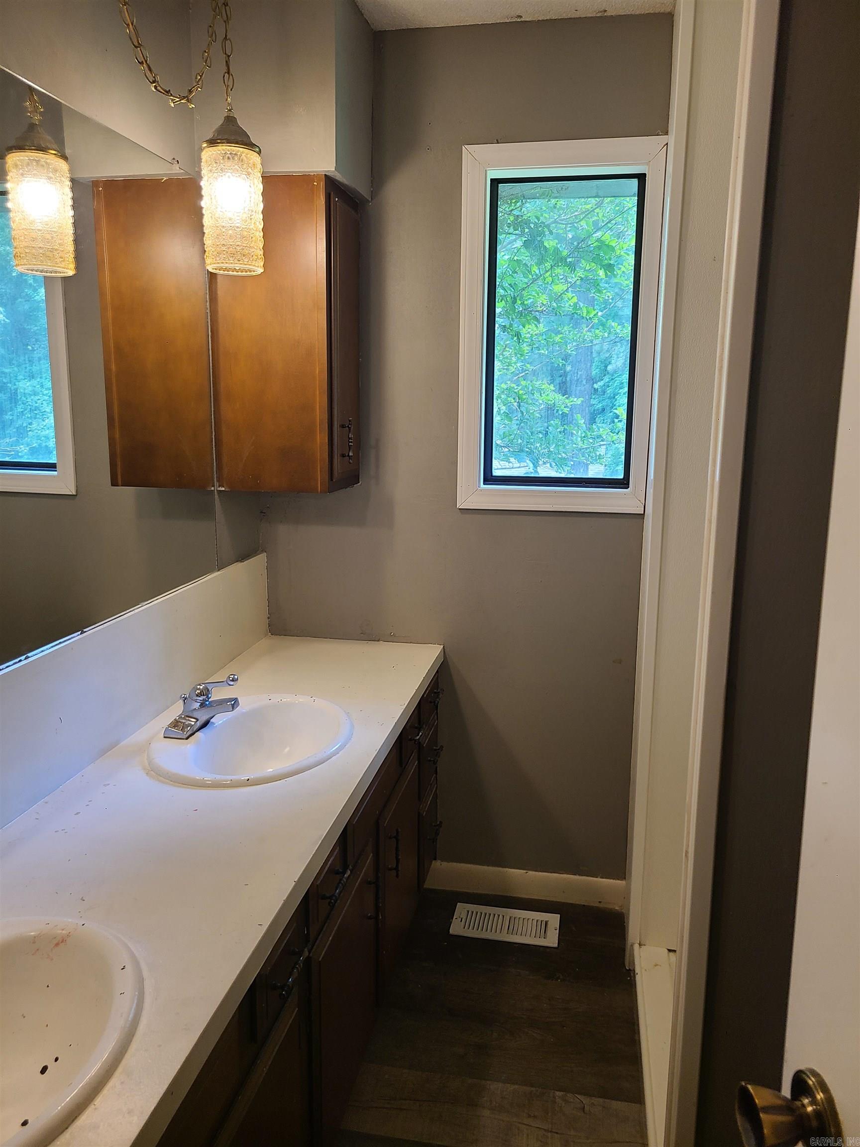 2504  Mockingbird  Paragould, AR