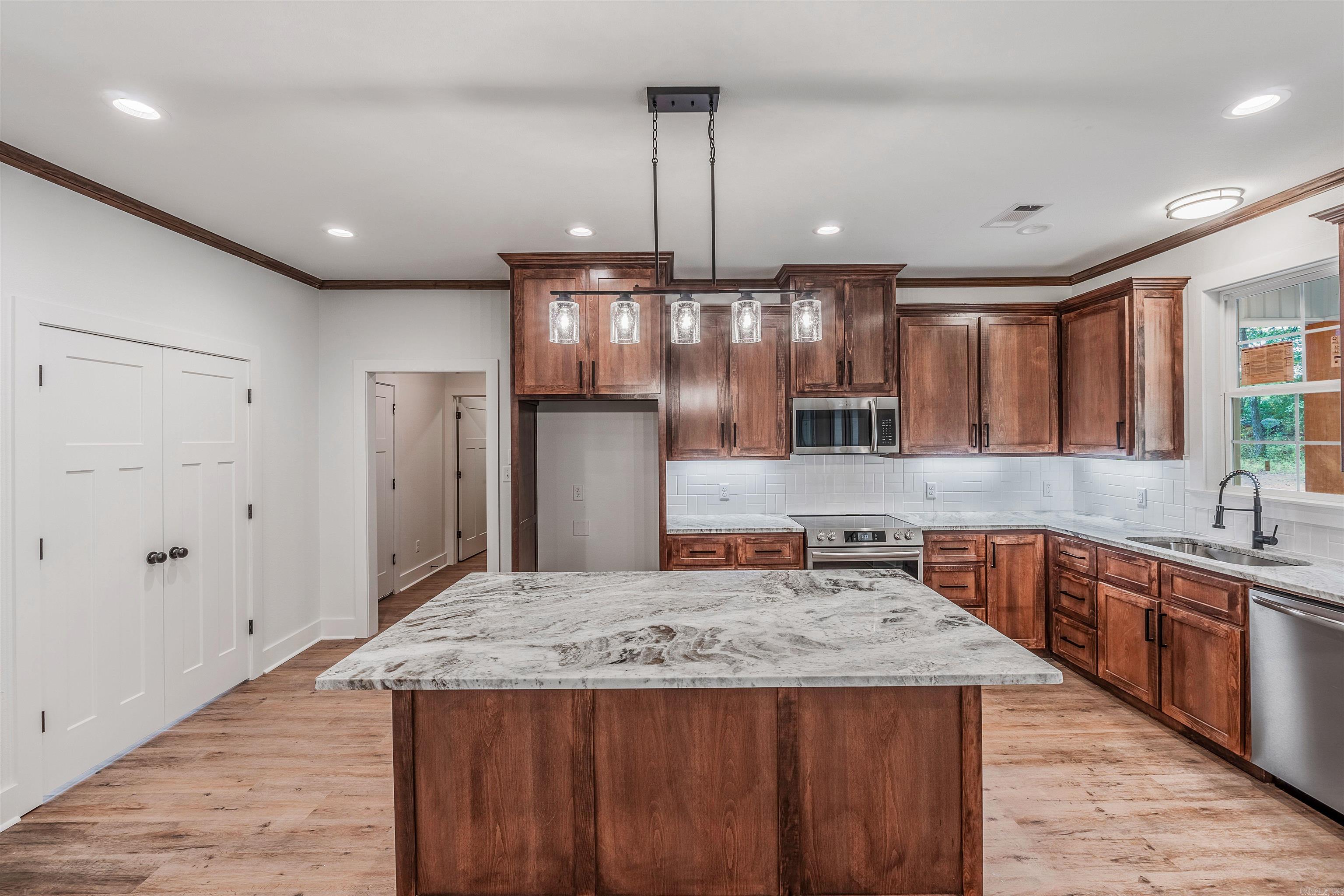 19287 M & M Lane Little Rock, AR 72206-9999