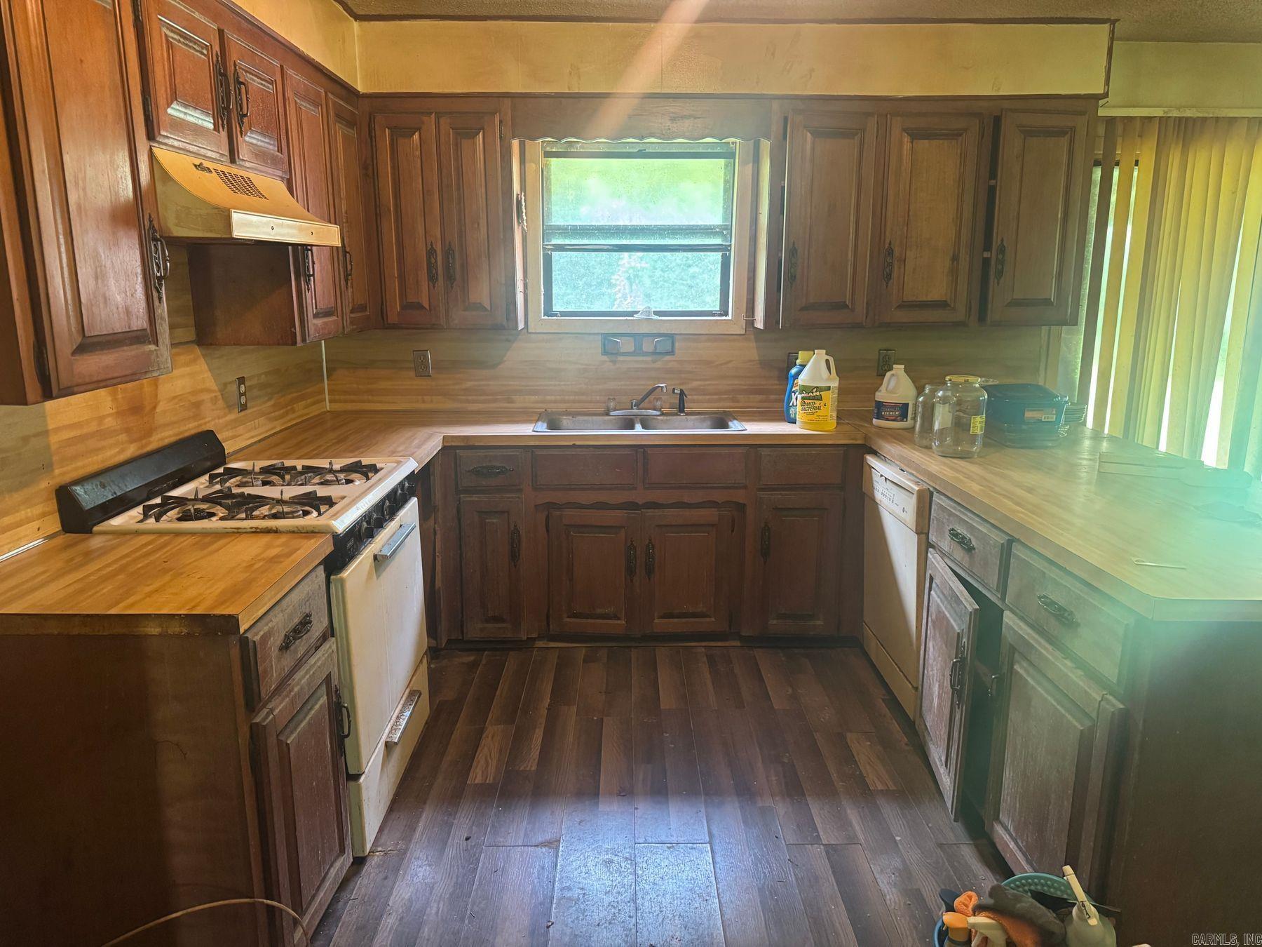 1713 Mountain Pine Road  Hot Springs, AR