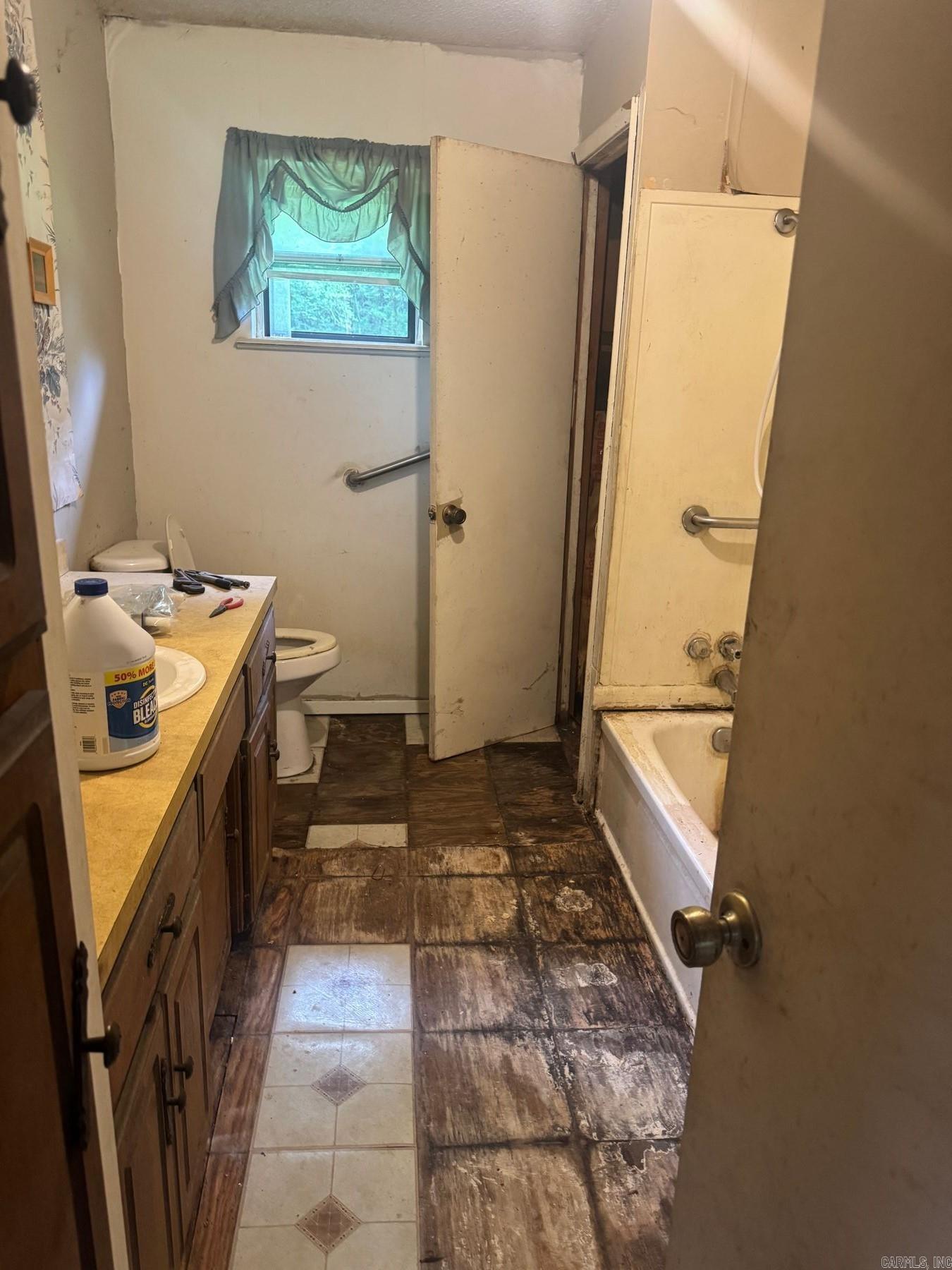 1713 Mountain Pine Road  Hot Springs, AR