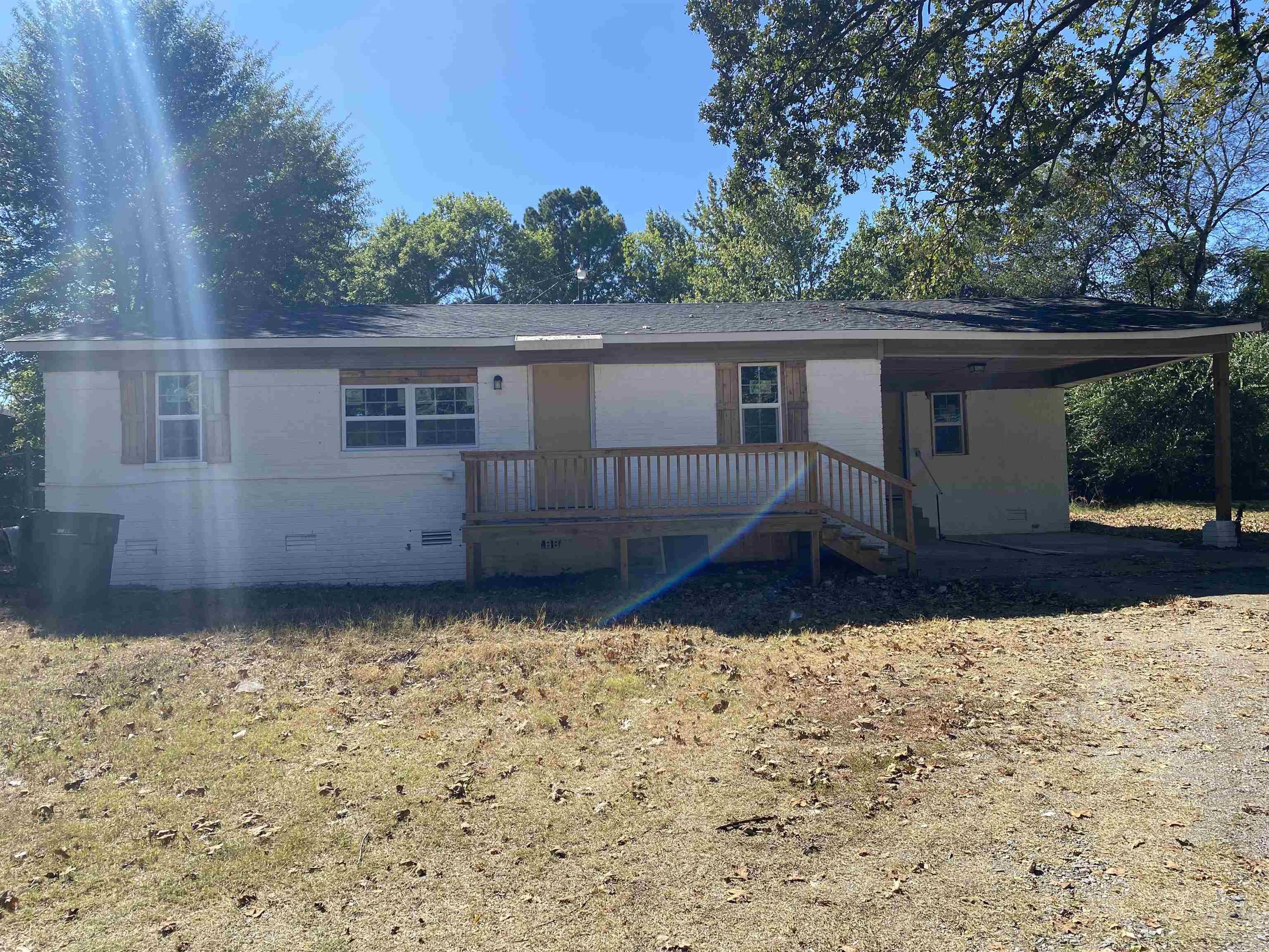1423 1/2  S East  Benton, AR
