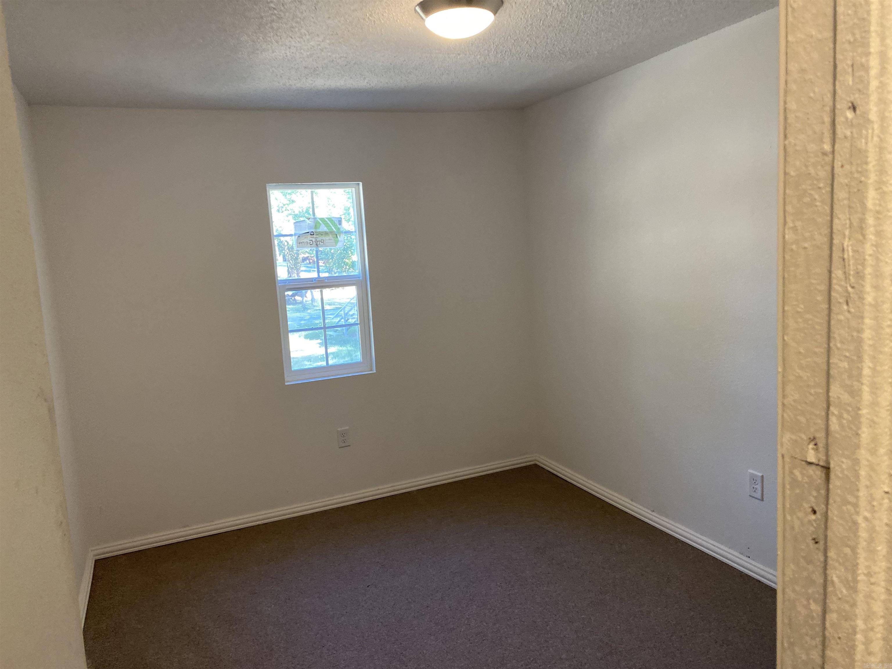 1423 1/2 S East  Benton, AR