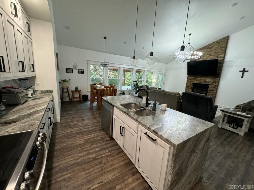 1017A  Shipman Drive  Mountain View, AR