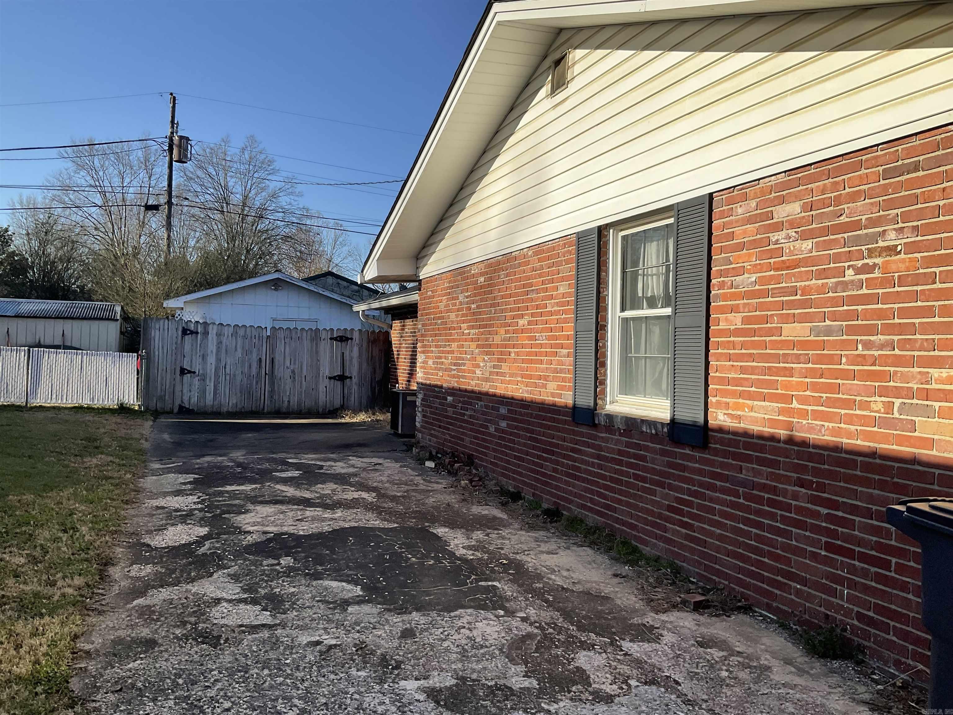 105  Cloverdale  Searcy, AR