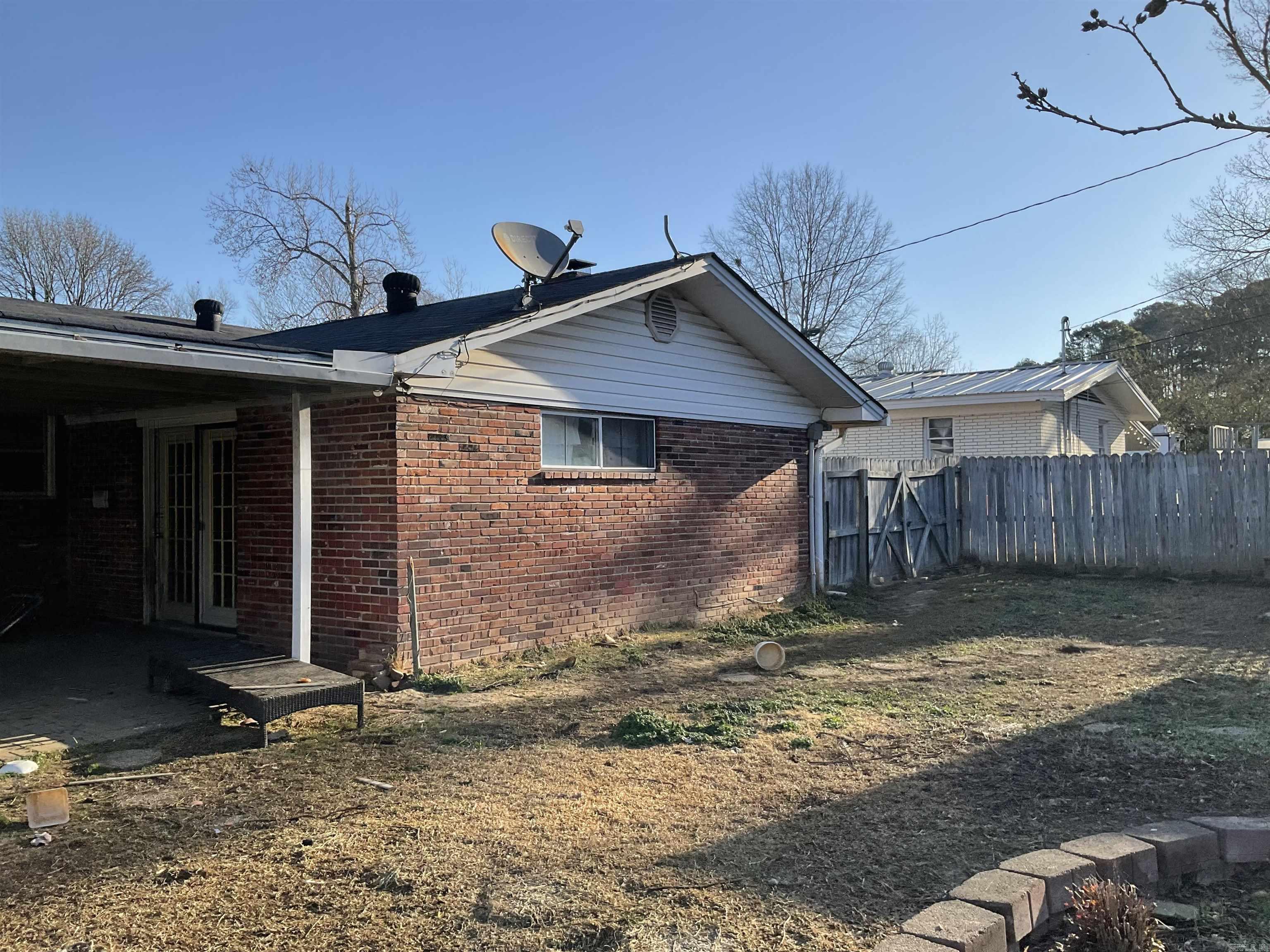 105  Cloverdale  Searcy, AR
