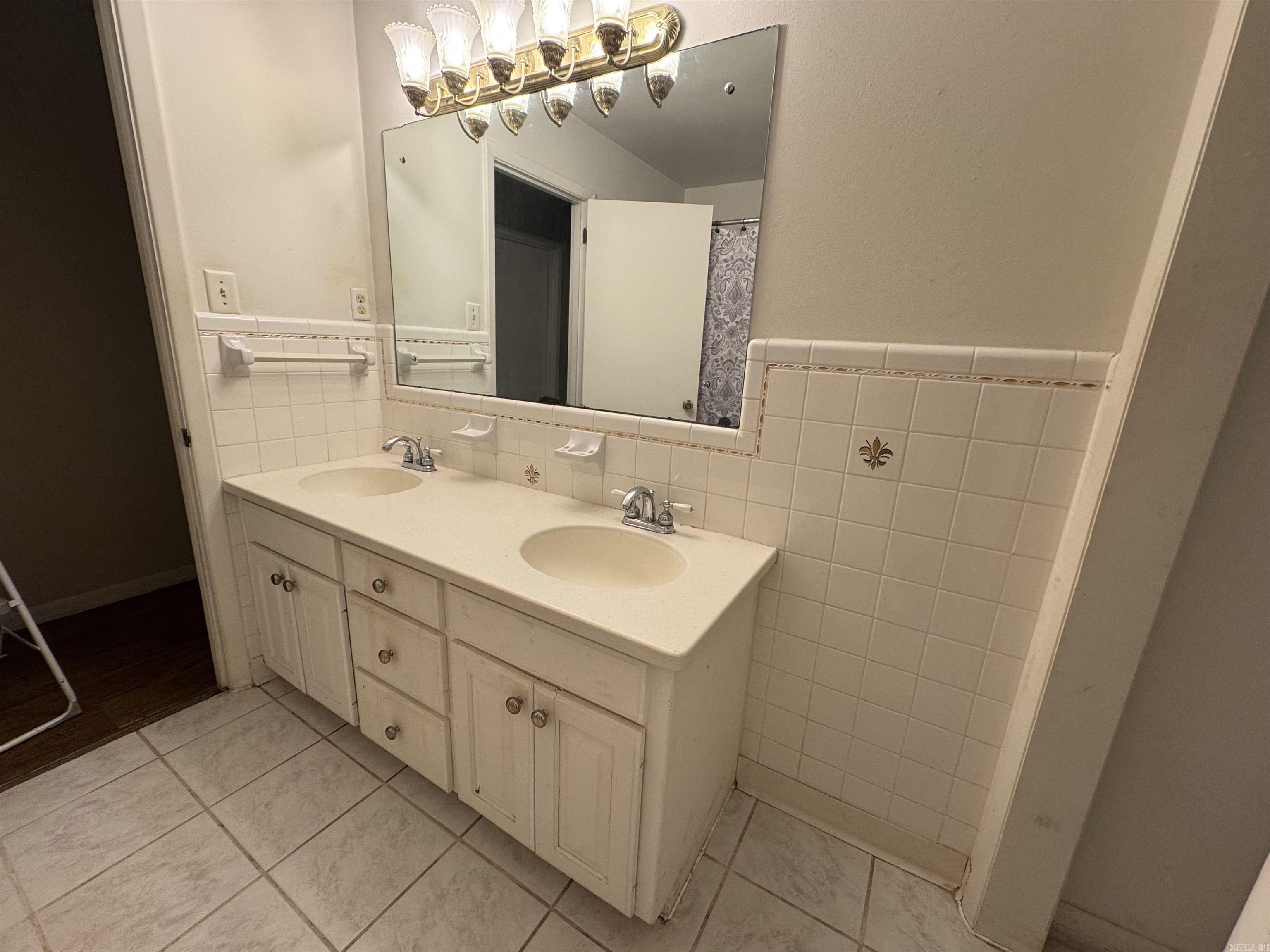 105  Cloverdale  Searcy, AR