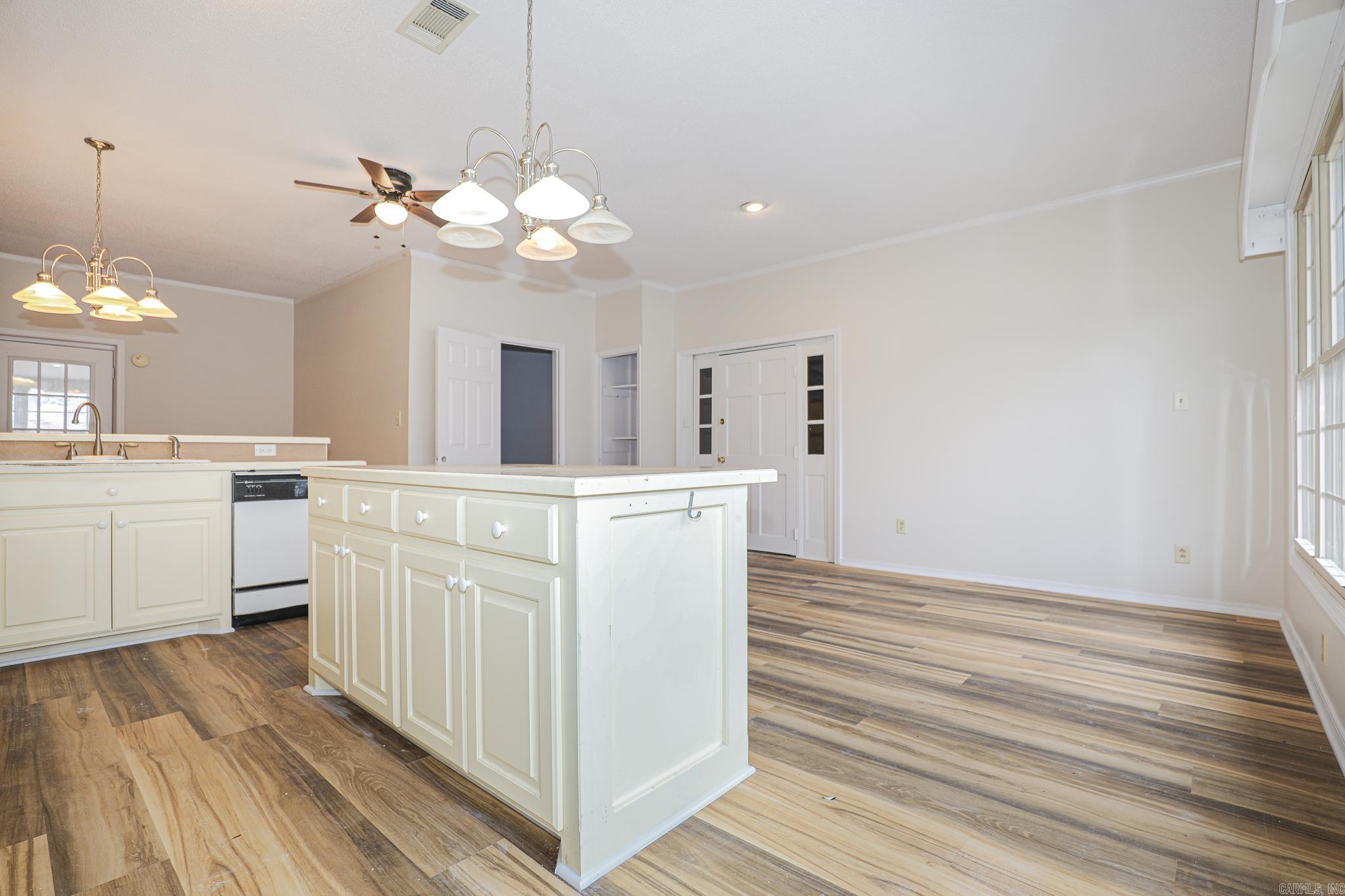 2521  NORTHSHORE  Benton, AR