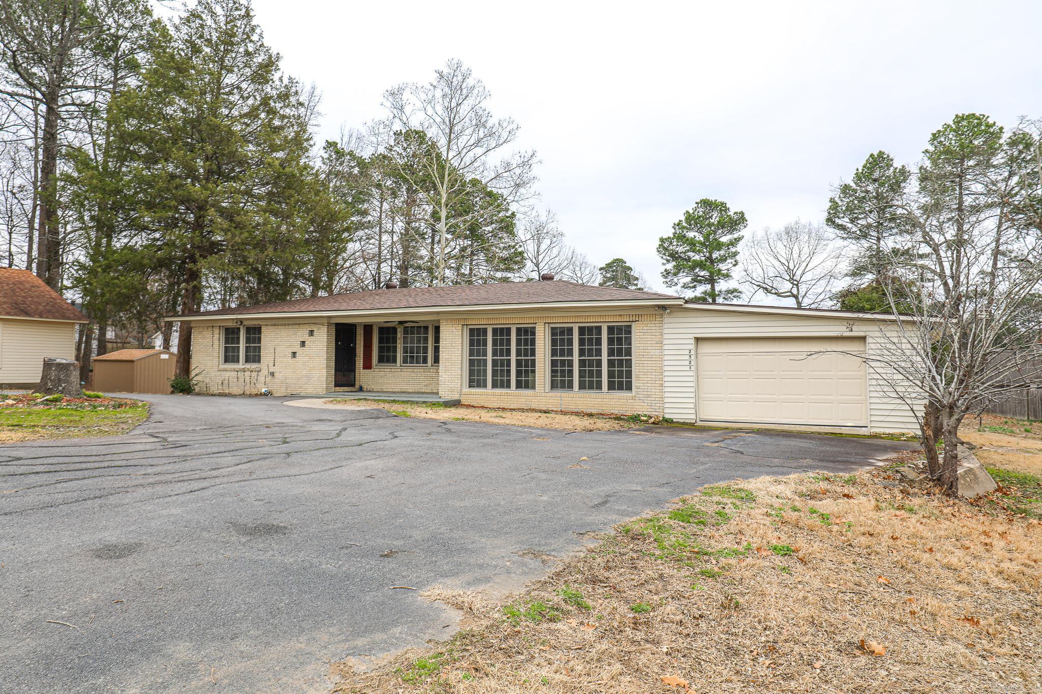 2521  NORTHSHORE  Benton, AR