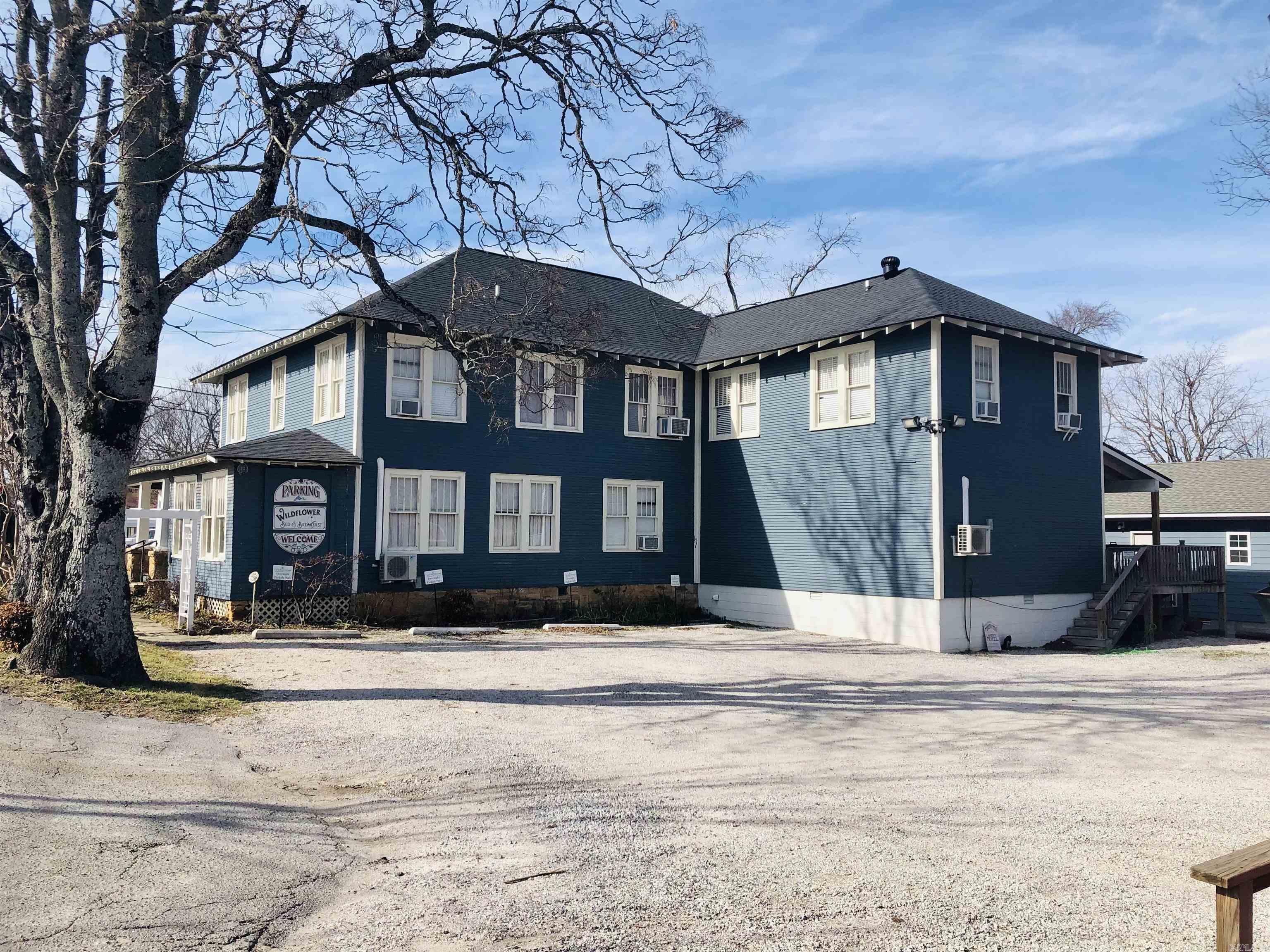 100 E Washington Street  Mountain View, AR