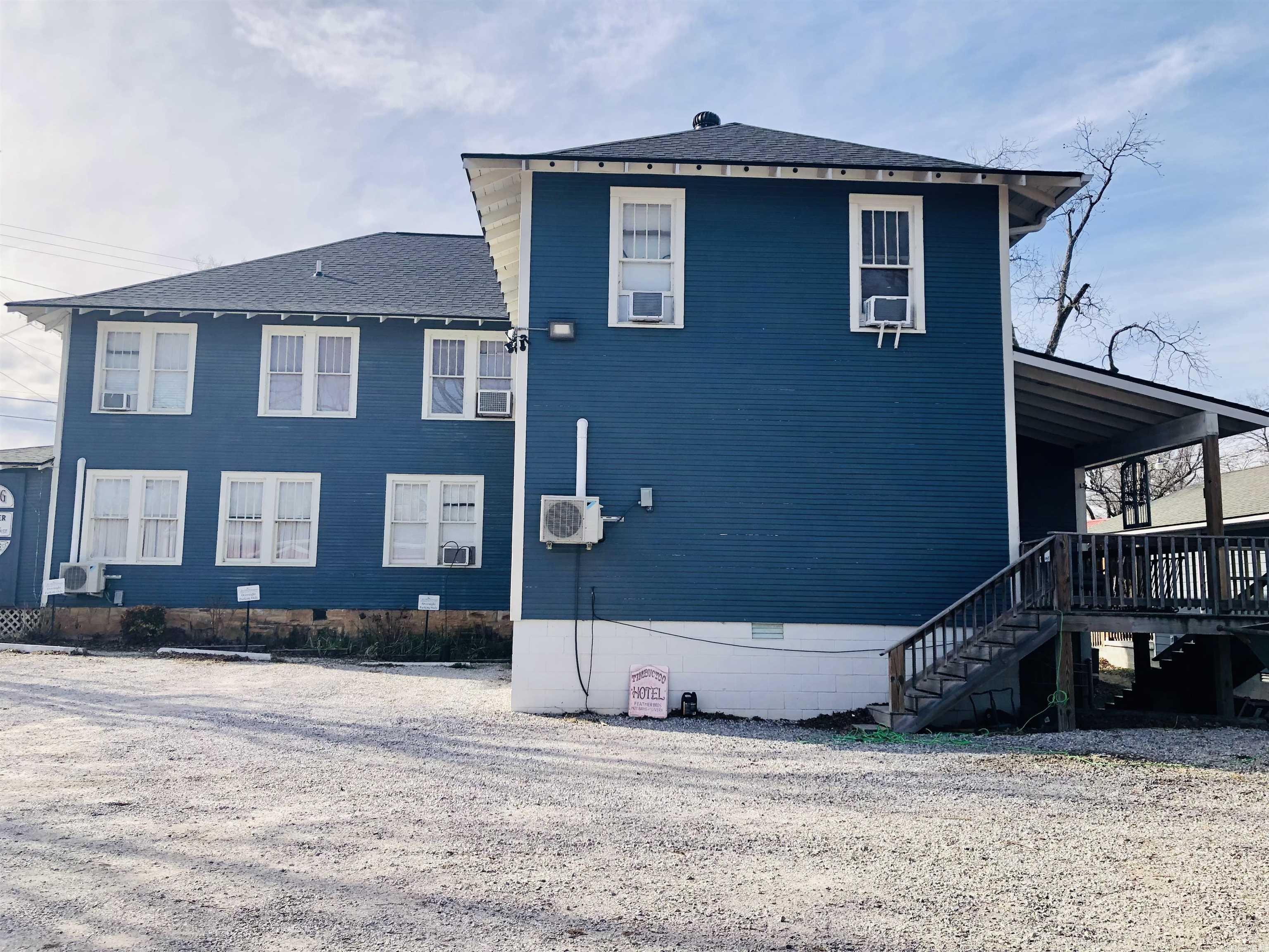 100 E Washington Street  Mountain View, AR