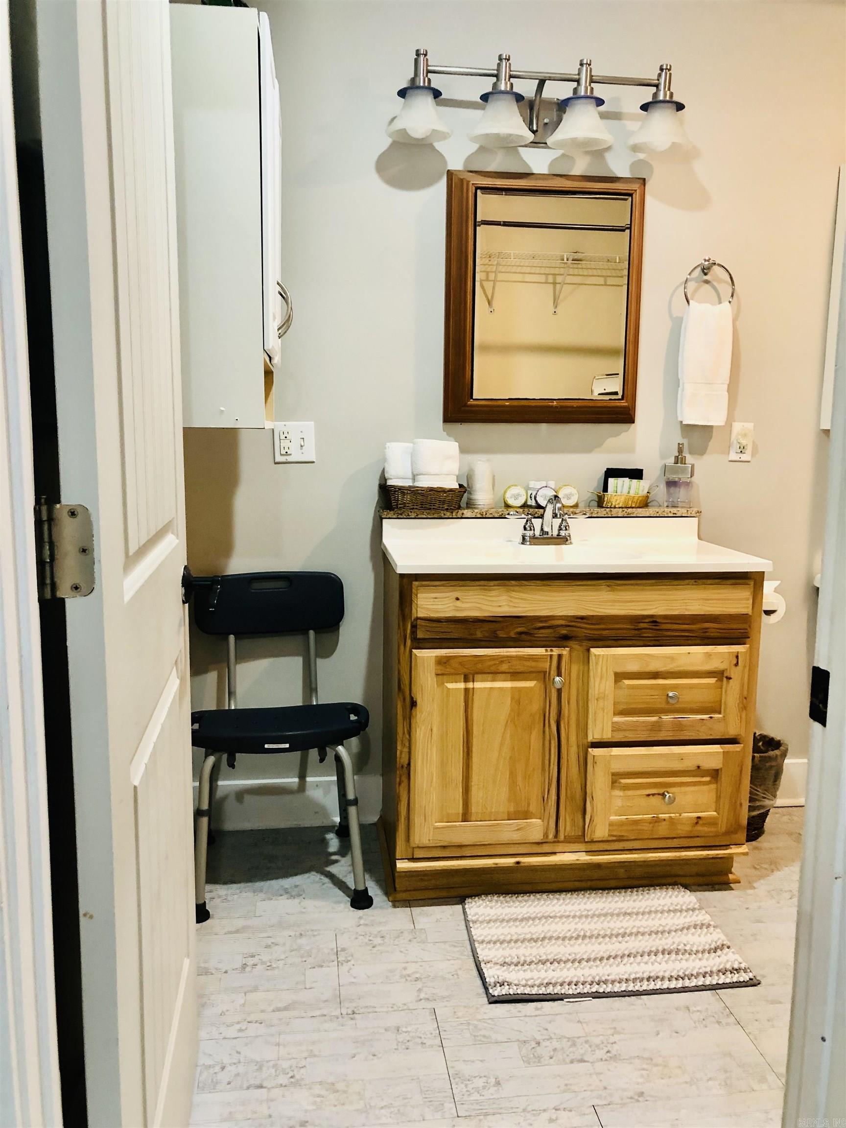 219 S Peabody  Mountain View, AR