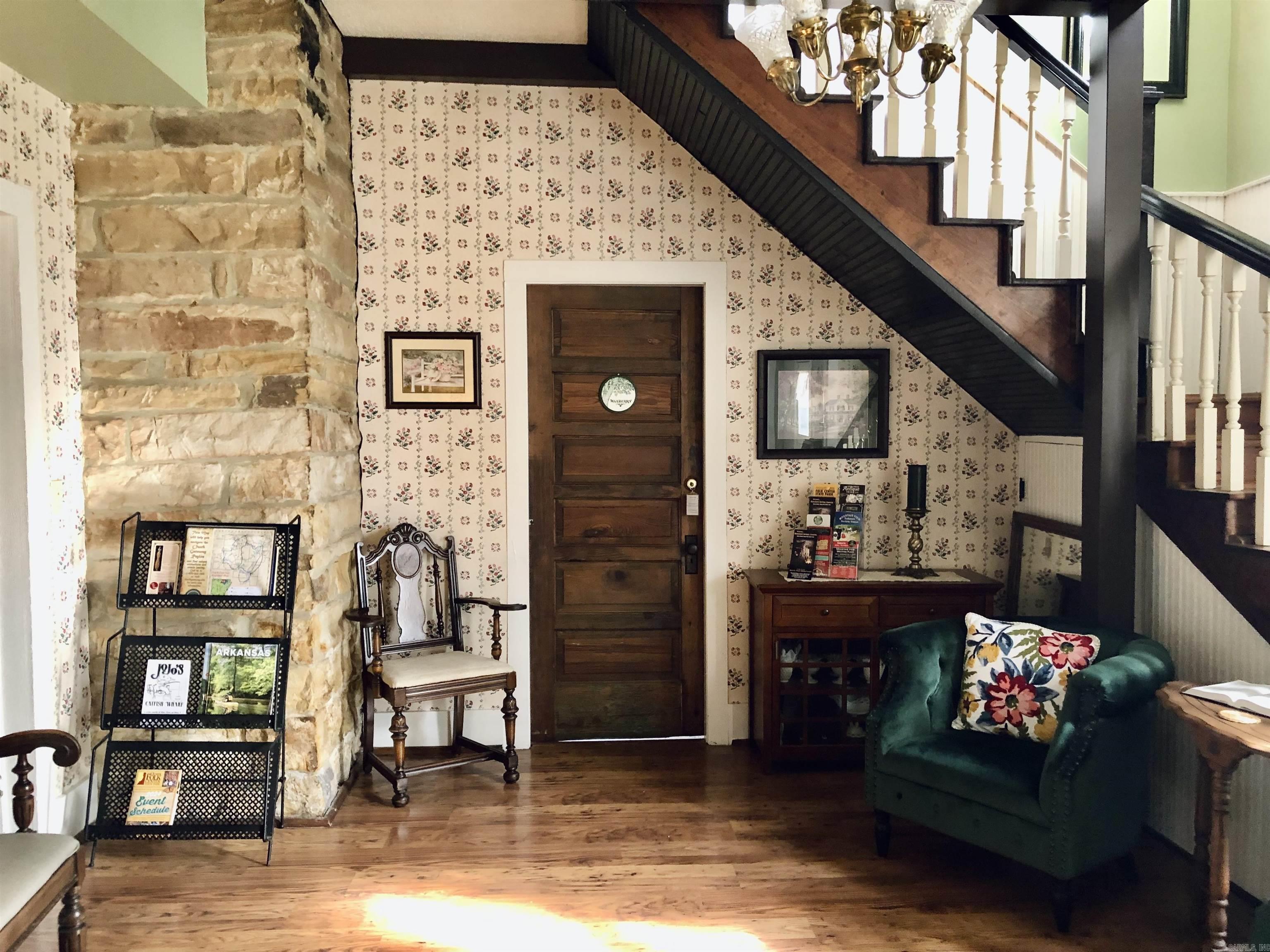 219 S Peabody  Mountain View, AR