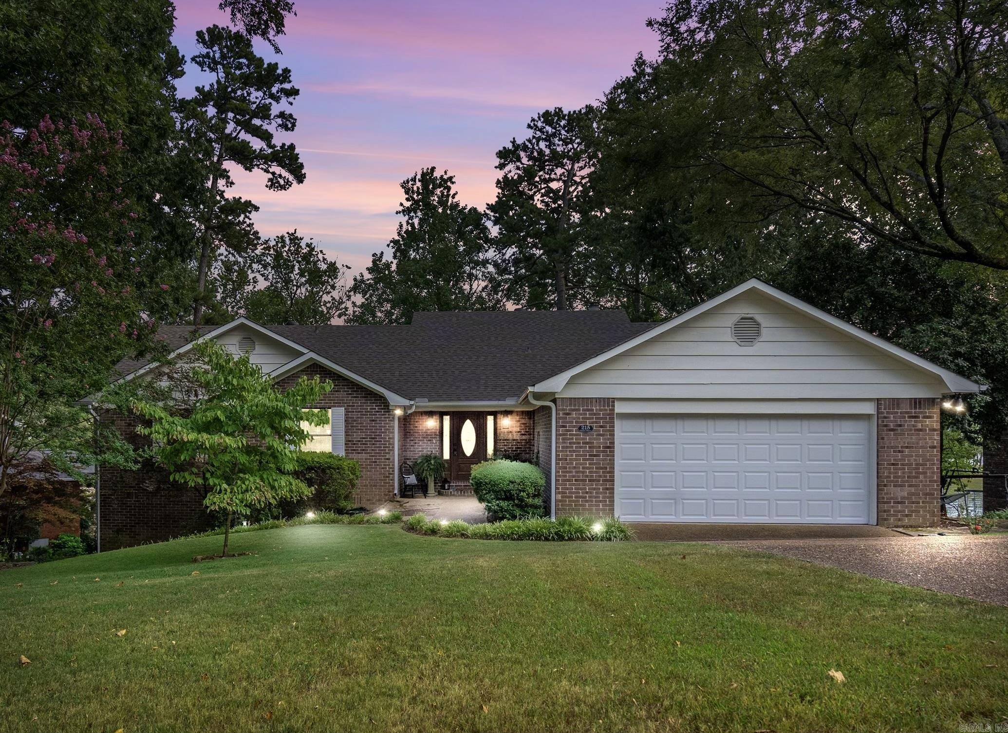 215  Osprey  Hot Springs, AR