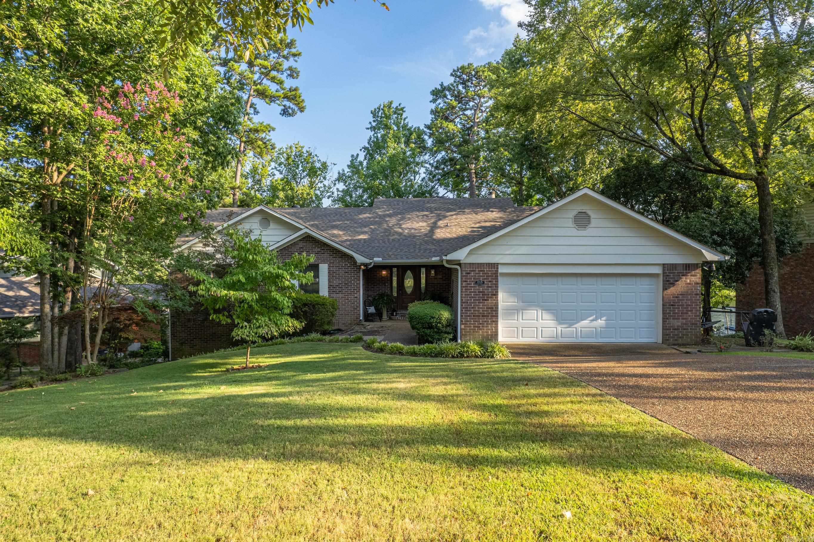 215  Osprey  Hot Springs, AR