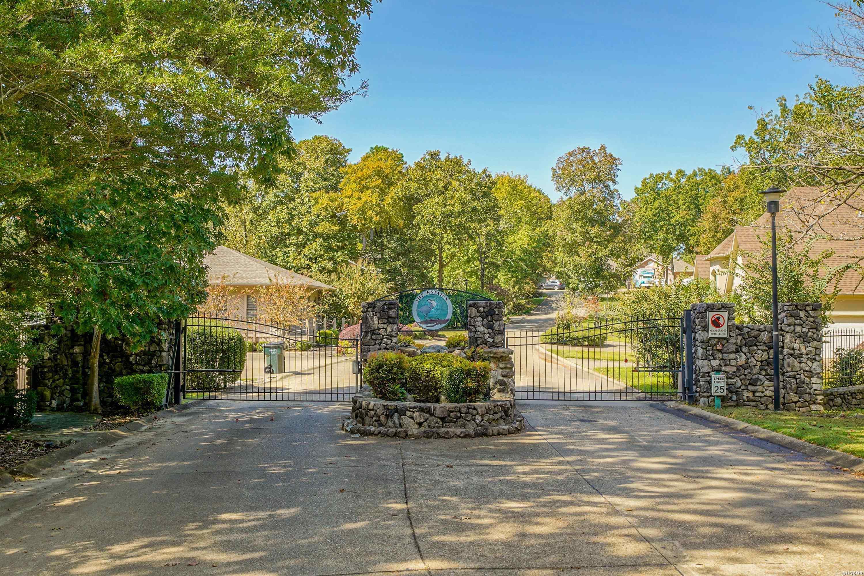 215  Osprey  Hot Springs, AR