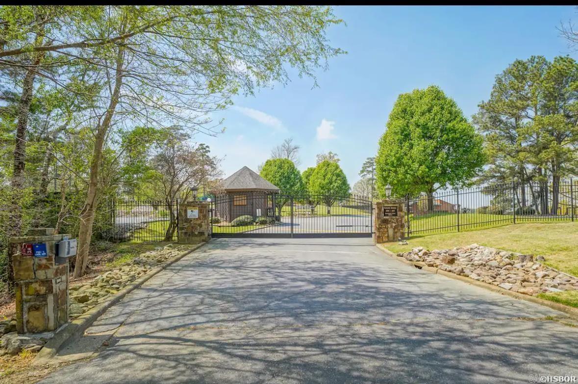 200  Hamilton Oaks  Hot Springs, AR