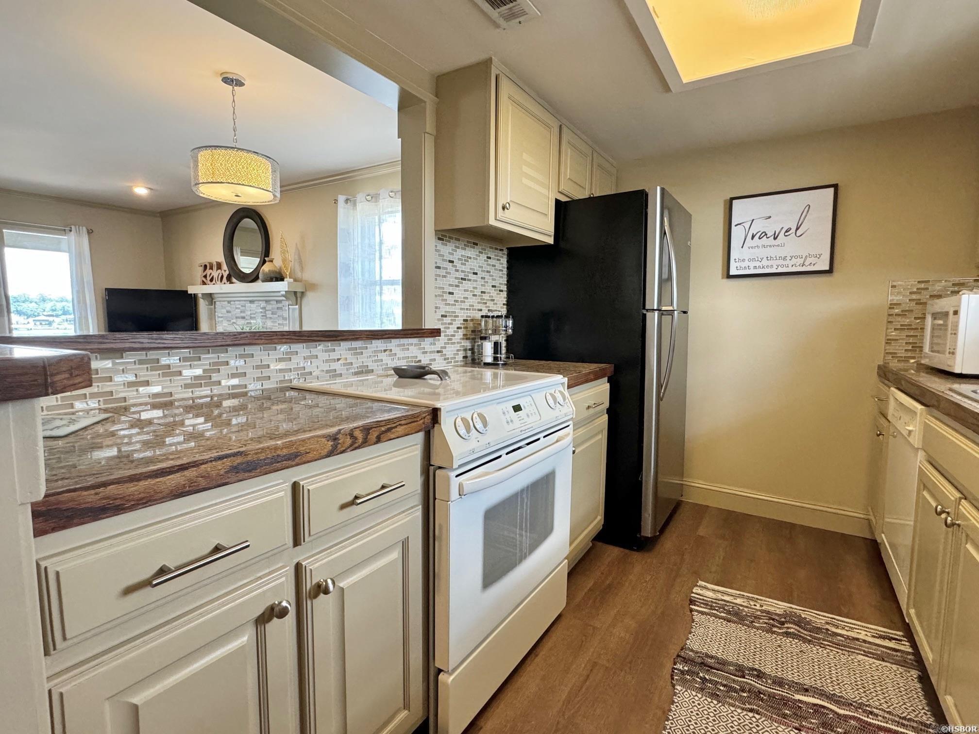 120  Catalina  Hot Springs, AR