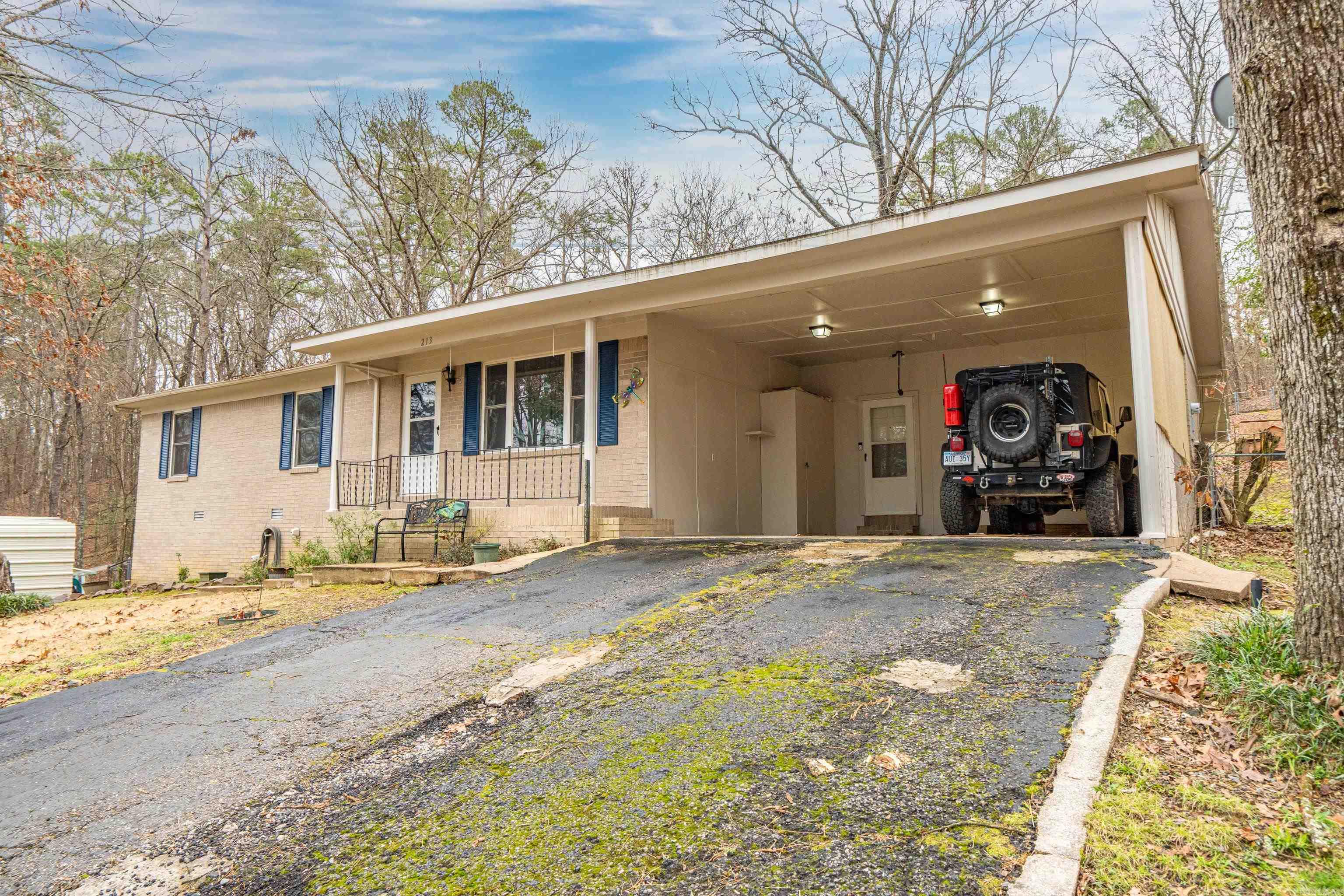 213  Curbstone  Hot Springs, AR