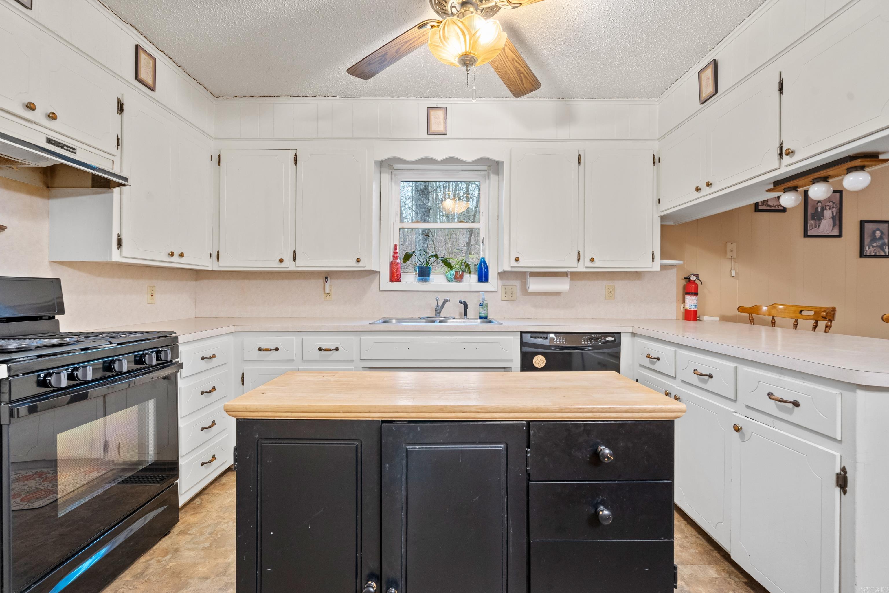 213  Curbstone  Hot Springs, AR