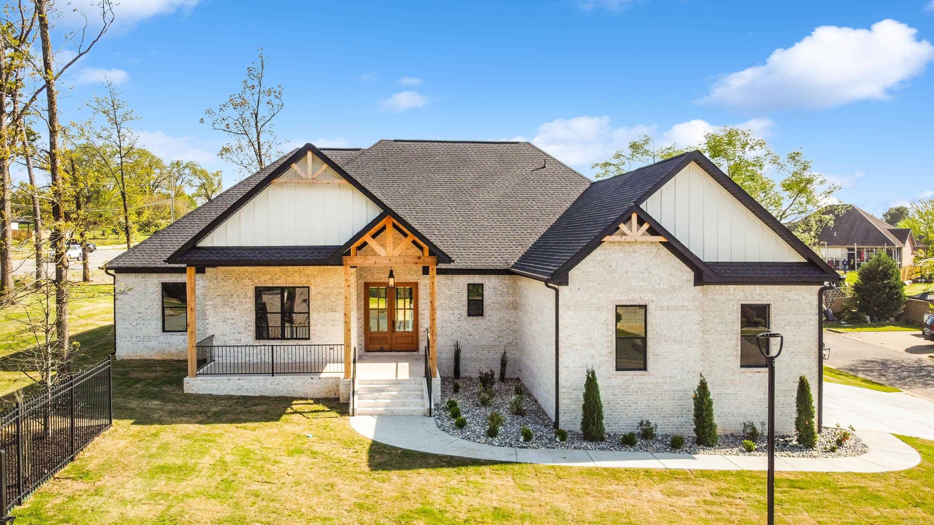 5603  Lexington  Benton, AR