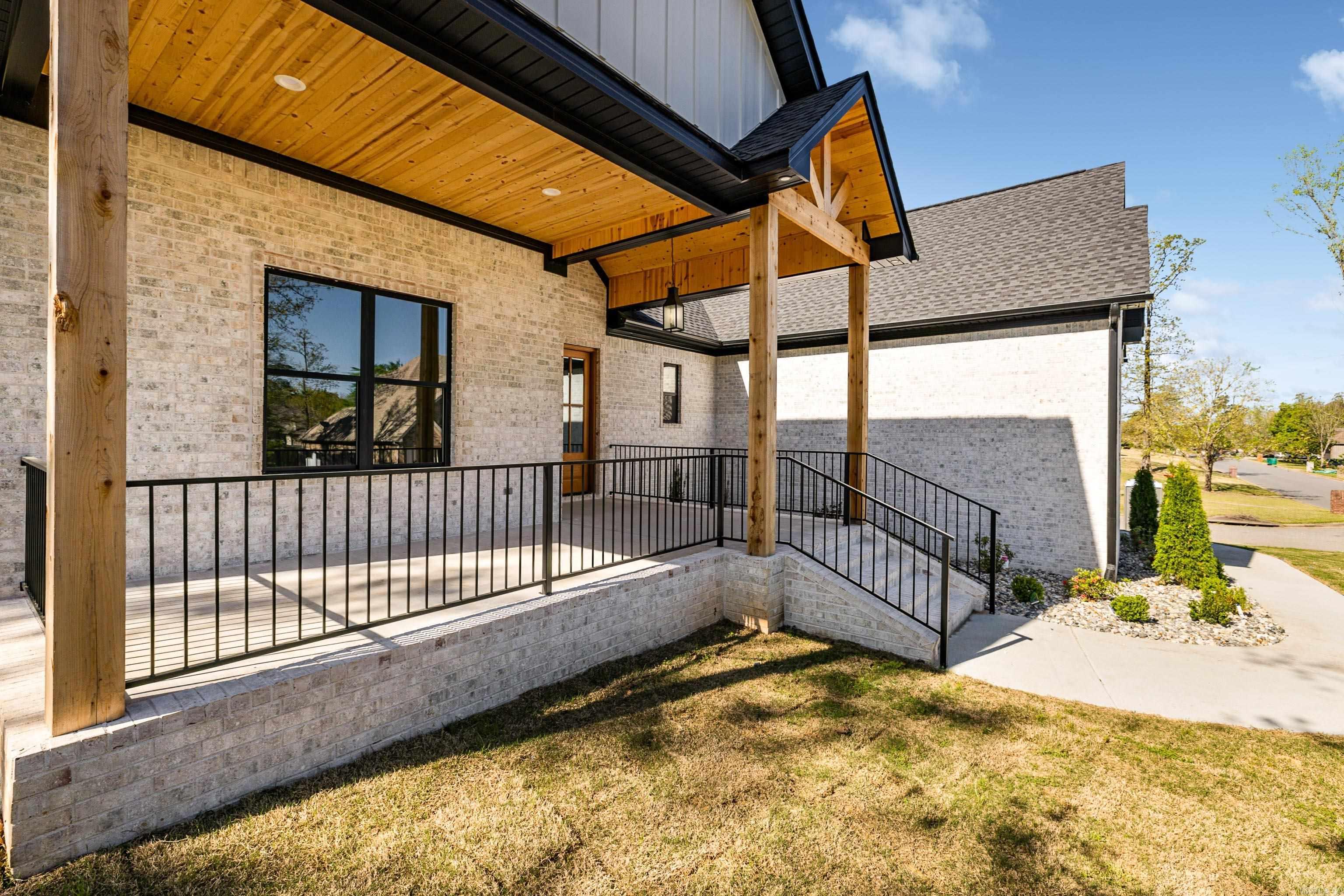 5603  Lexington  Benton, AR