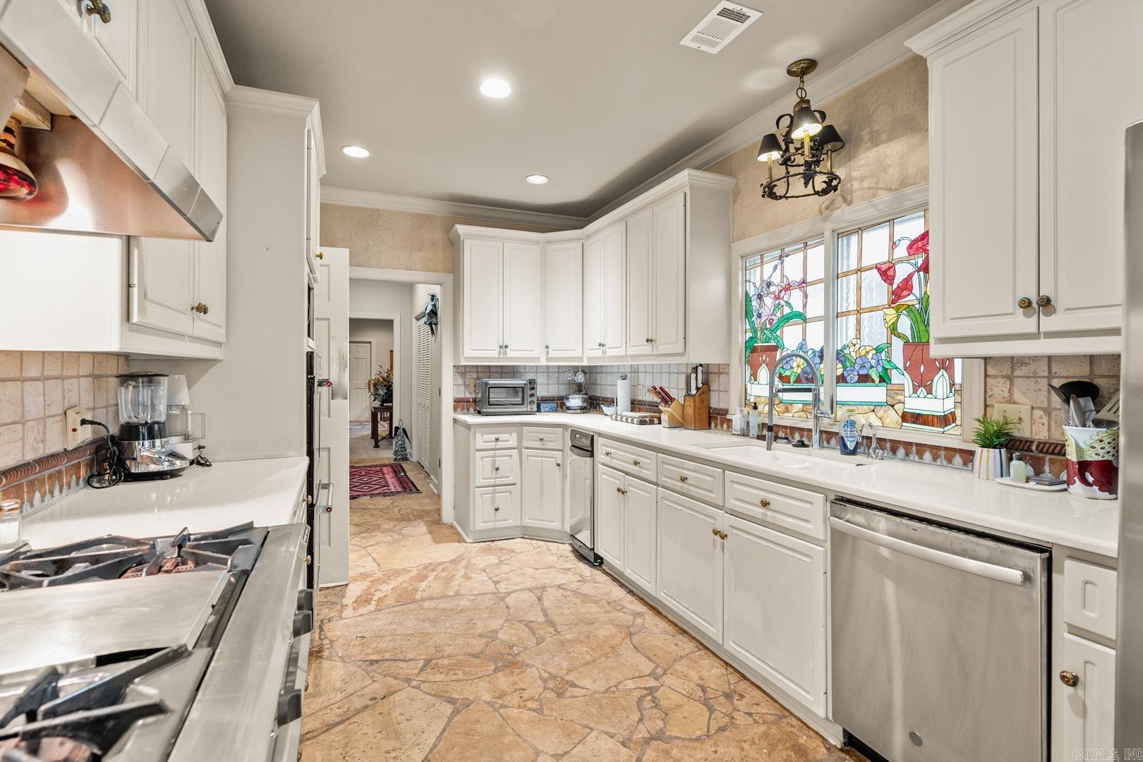 1811  River Heights  Little Rock, AR